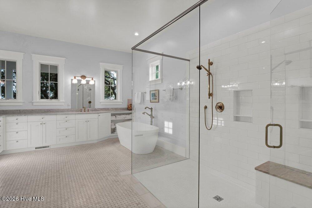 100552560 | Photo 24