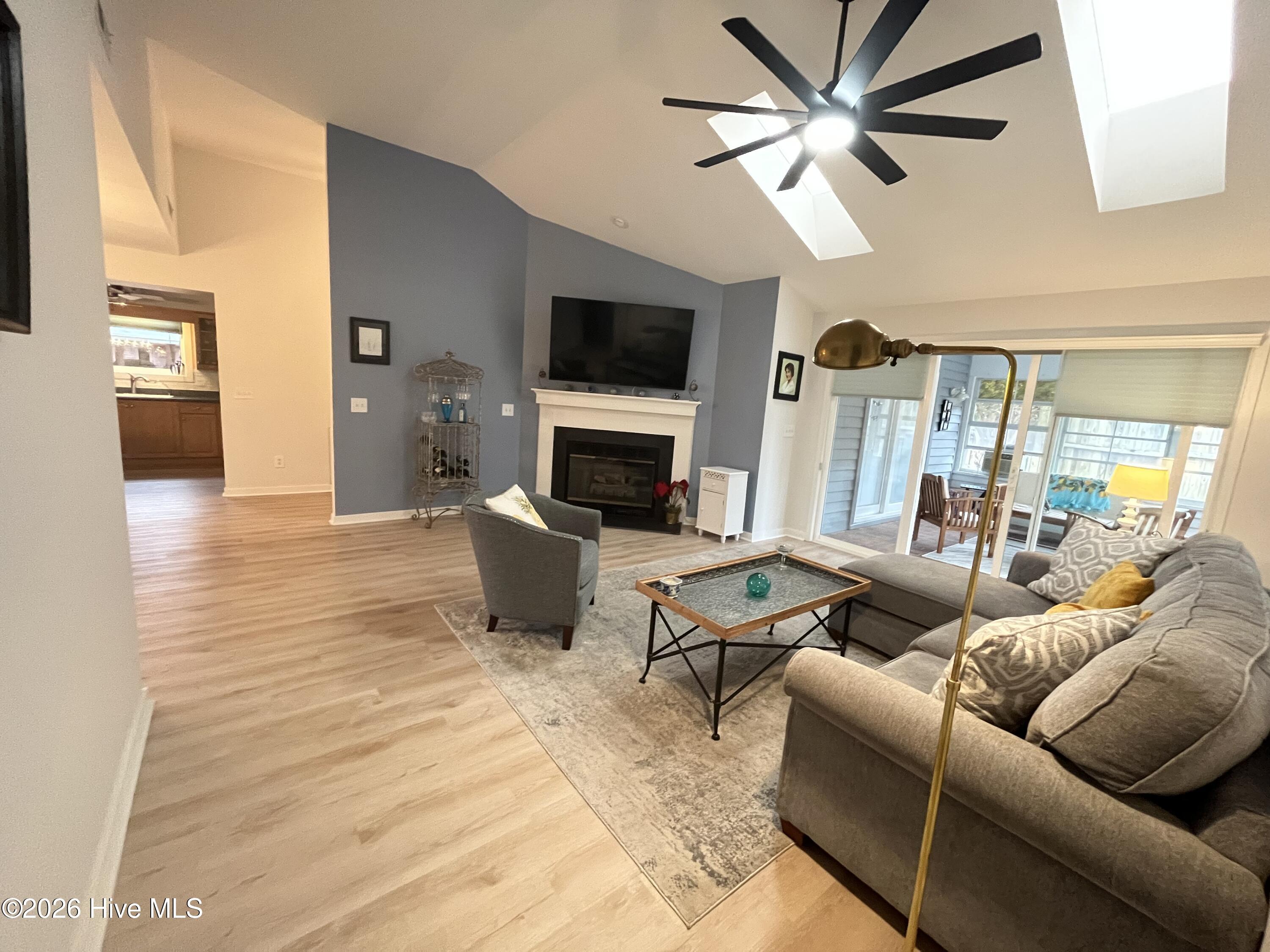 100556332 | Photo 14