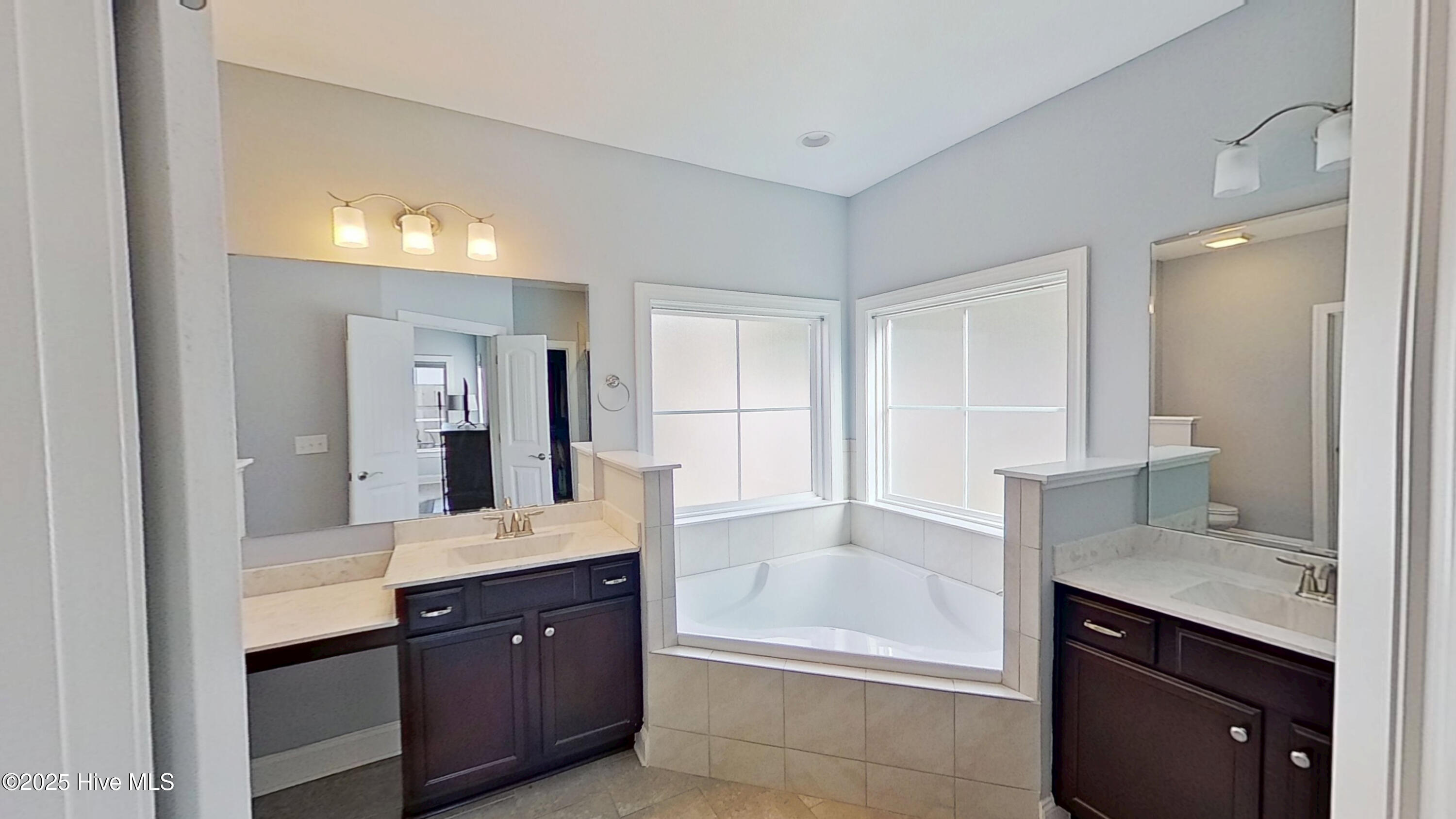 100544471 | Photo 17