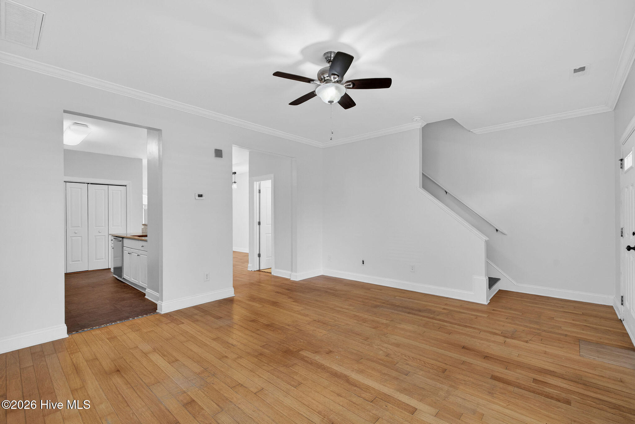 100550770 | Photo 13