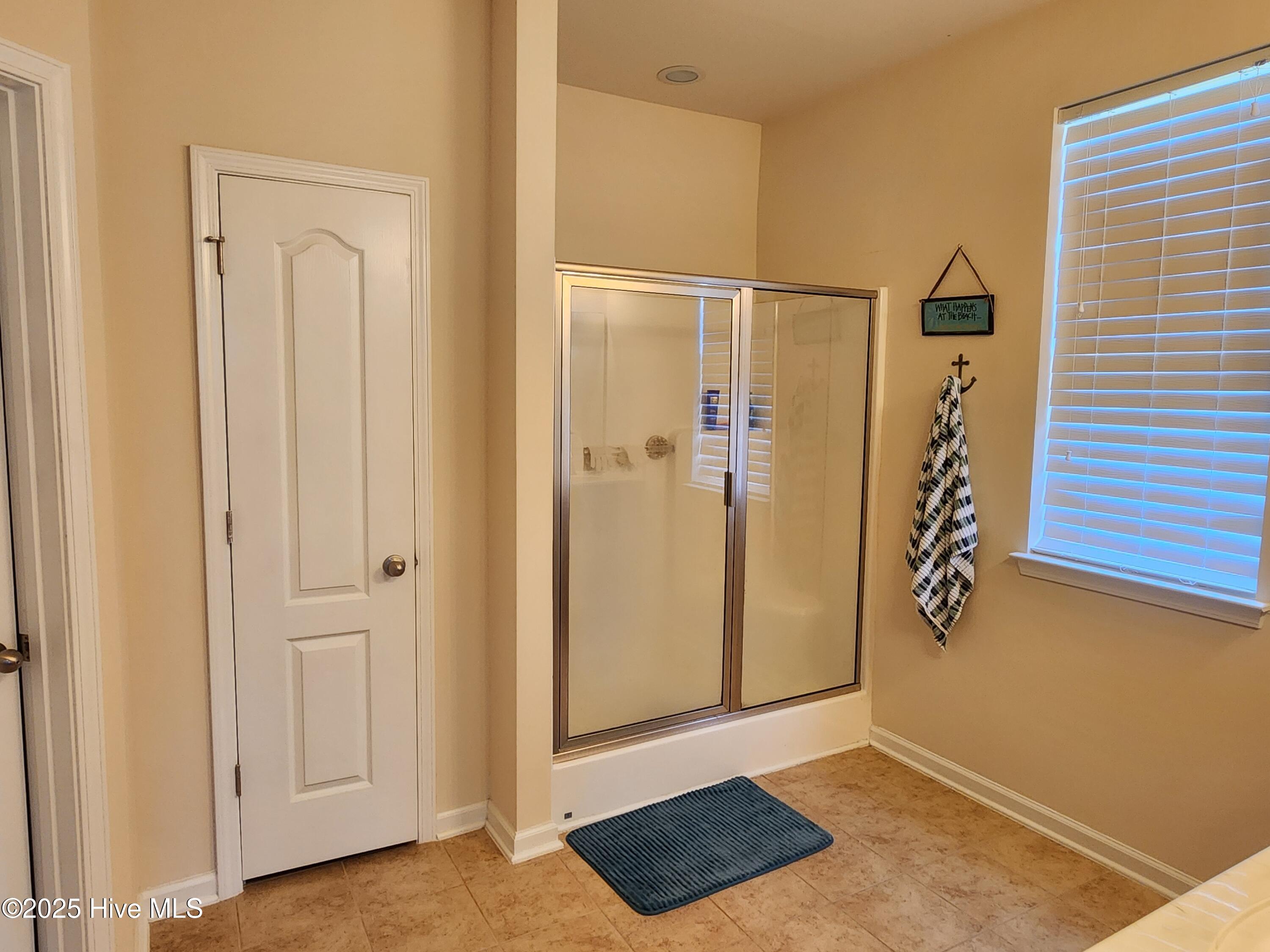 100540415 | Photo 13