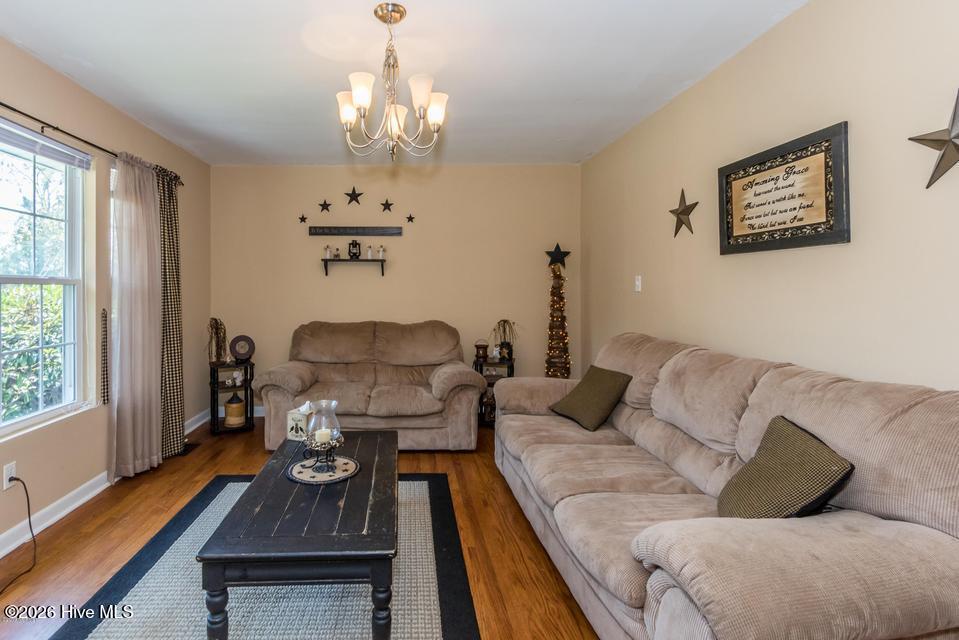 100560007 | Photo 22