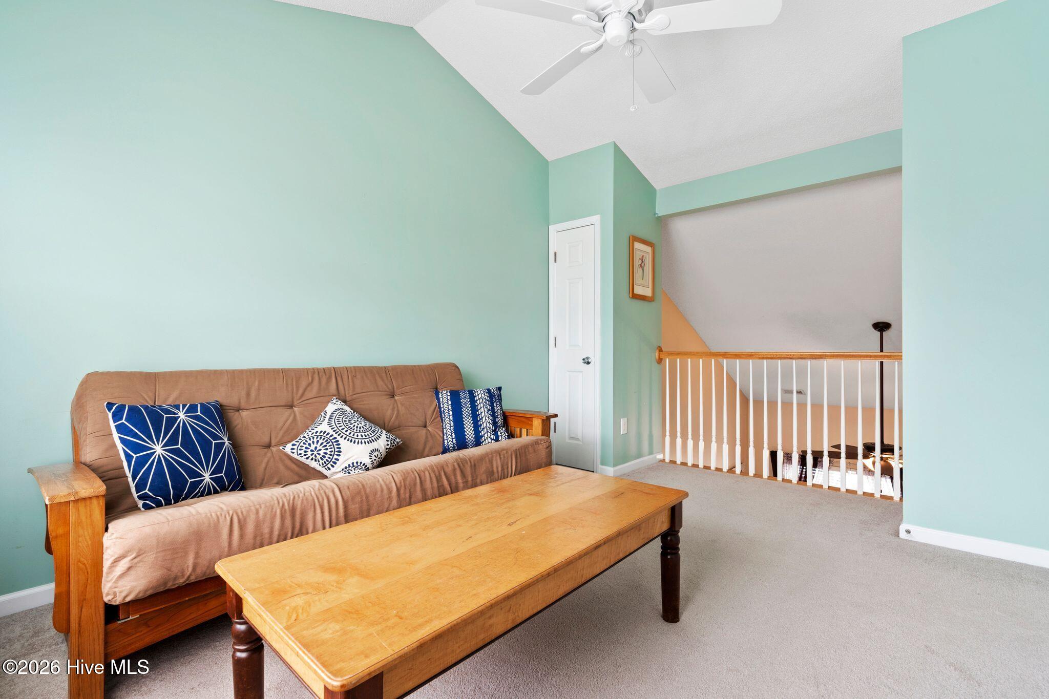 100551615 | Photo 16