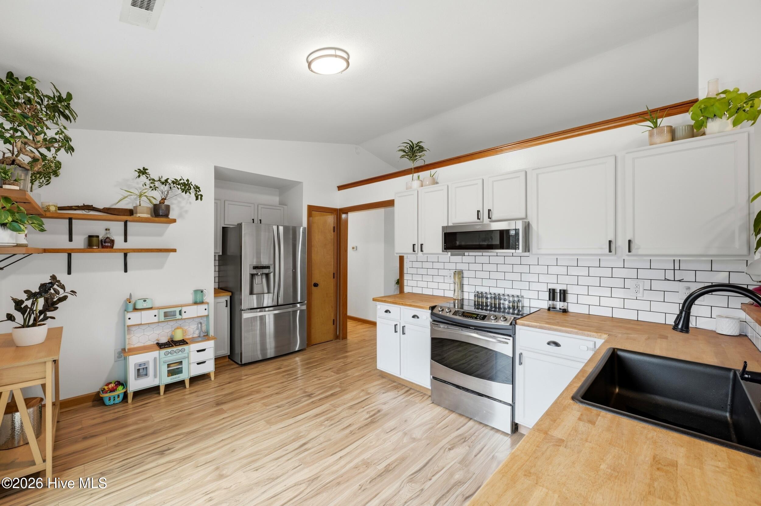 100557508 | Photo 15