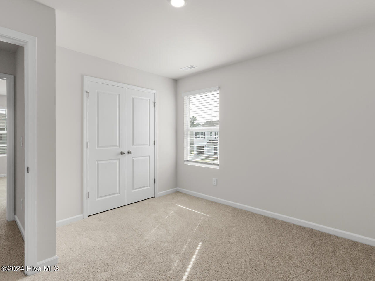 100514980 | Photo 35