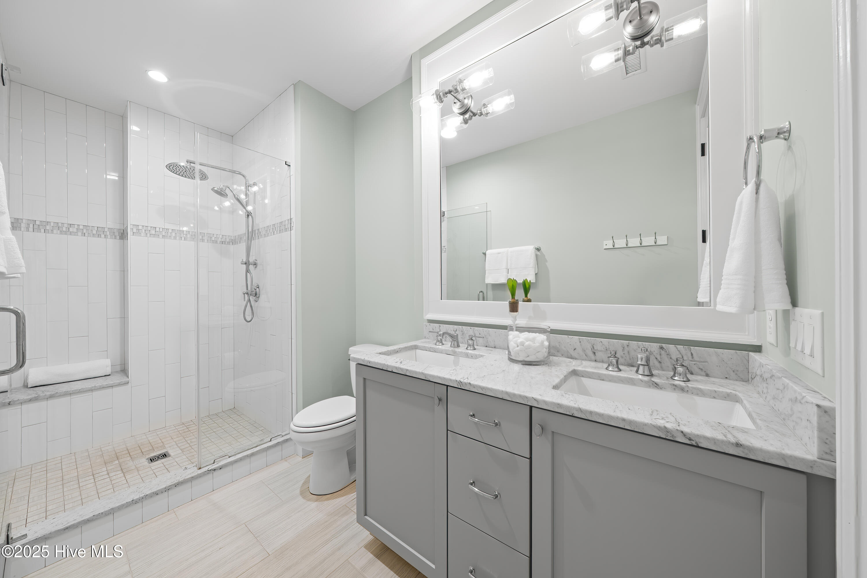 100517638 | Photo 15