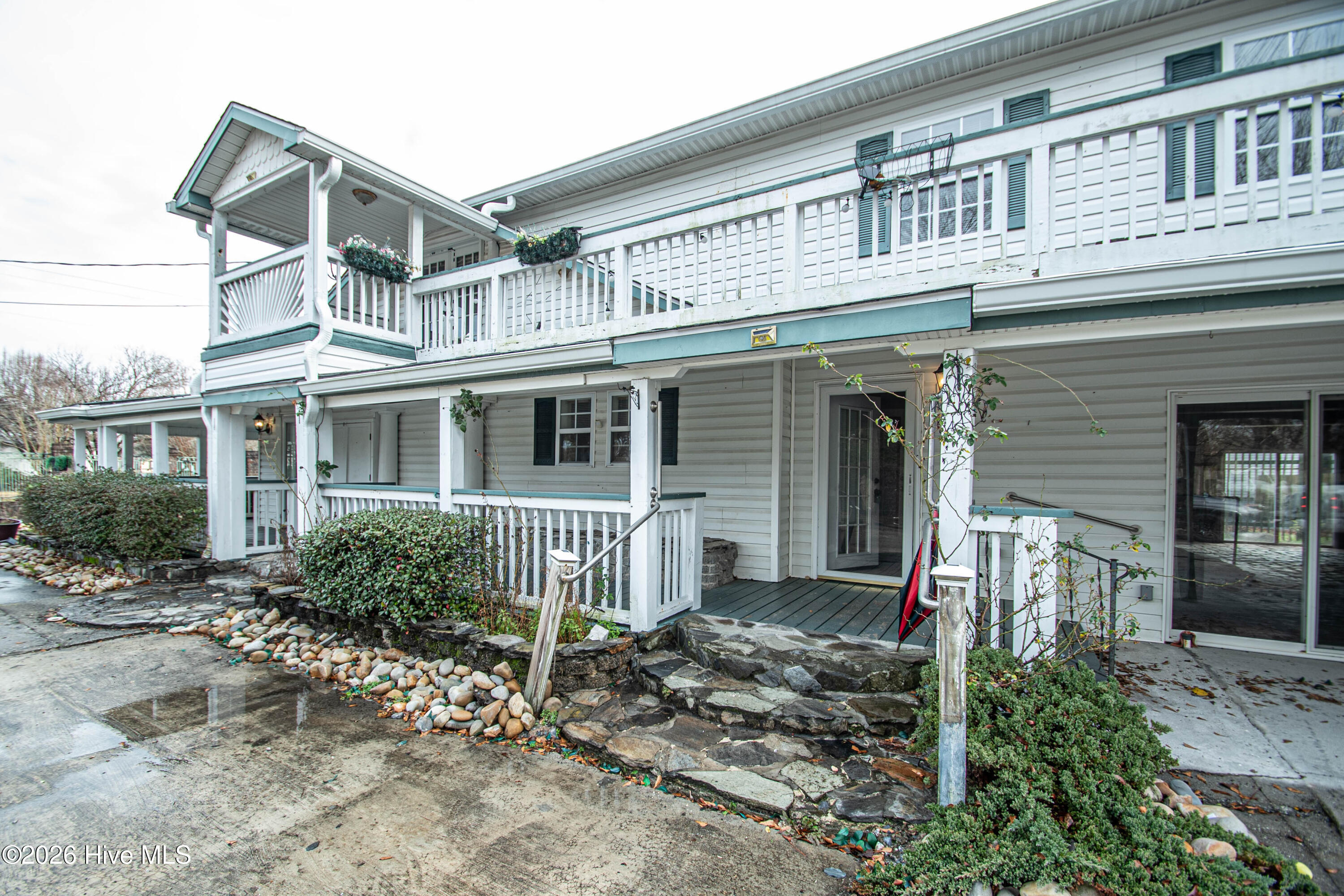 100554642 | Photo 104