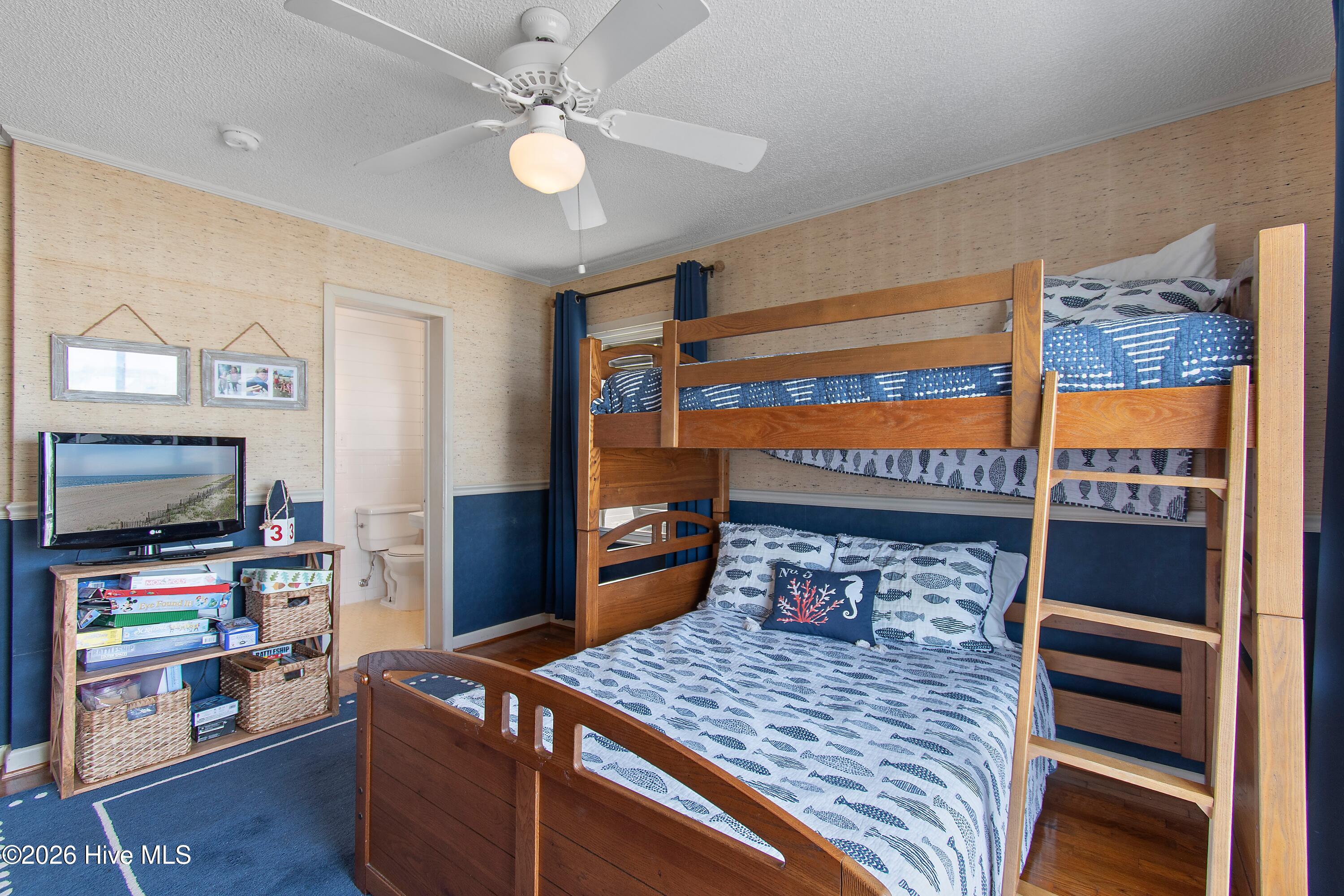 100561675 | Photo 36