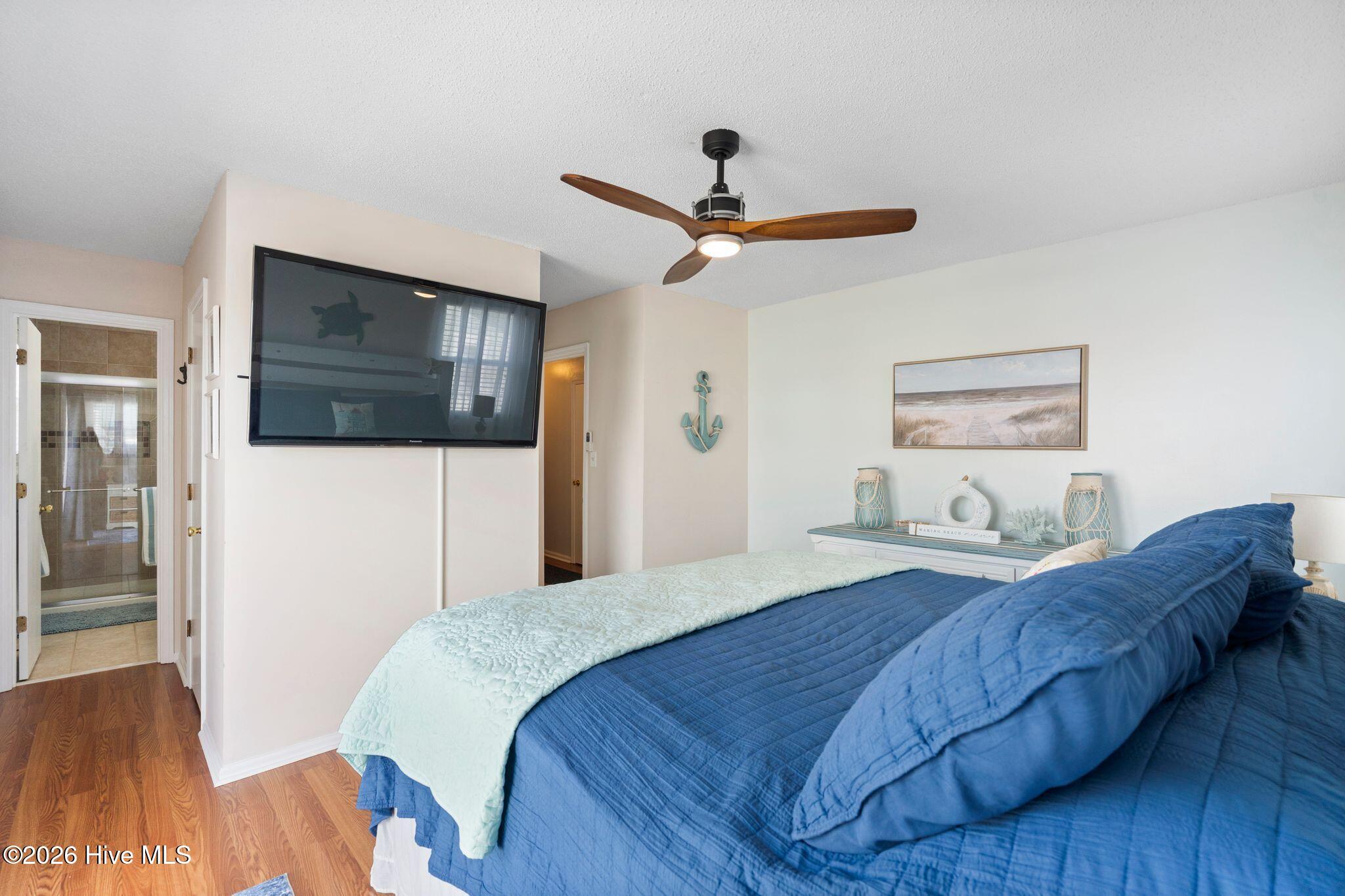 100559902 | Photo 32