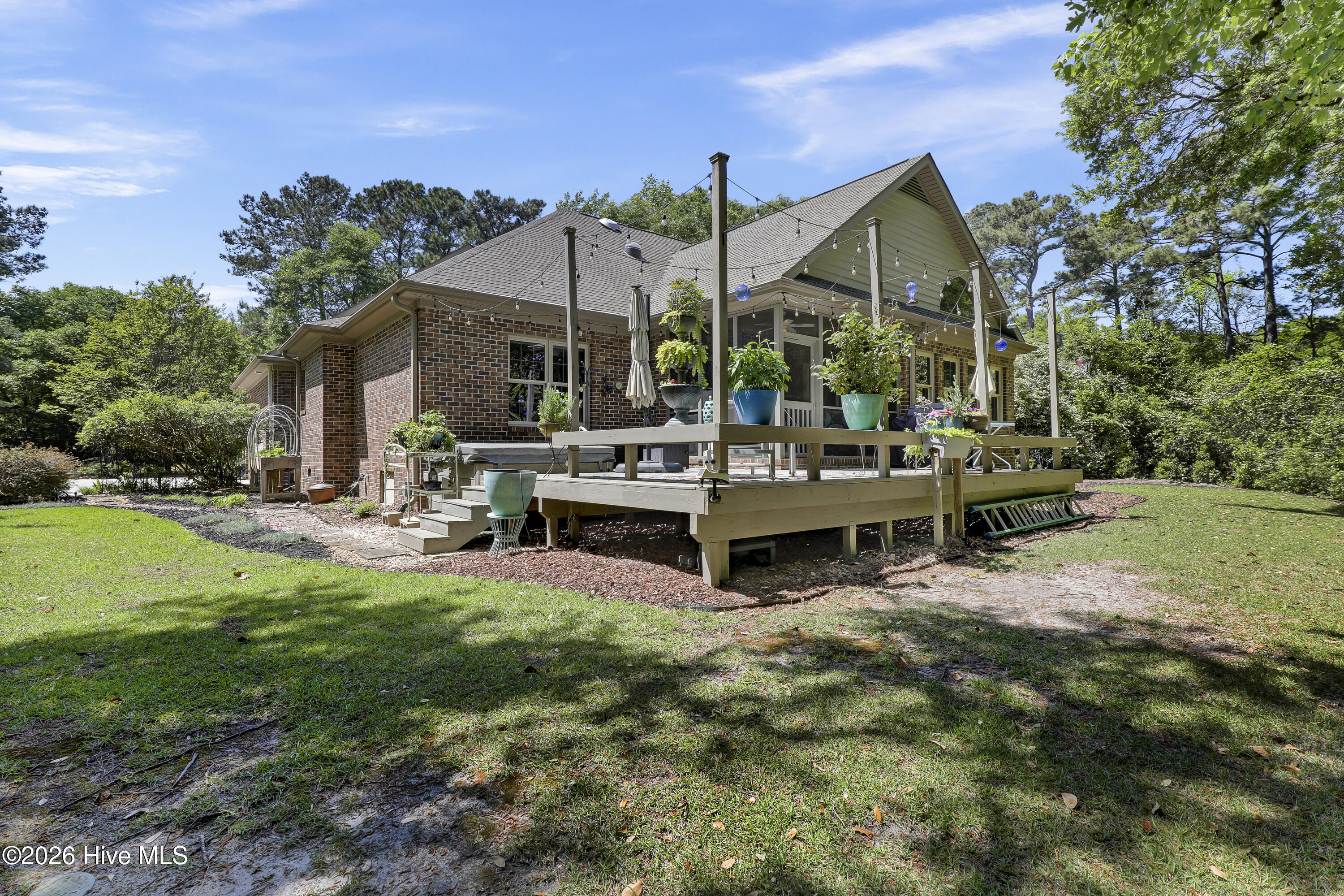 100570699 | Photo 44