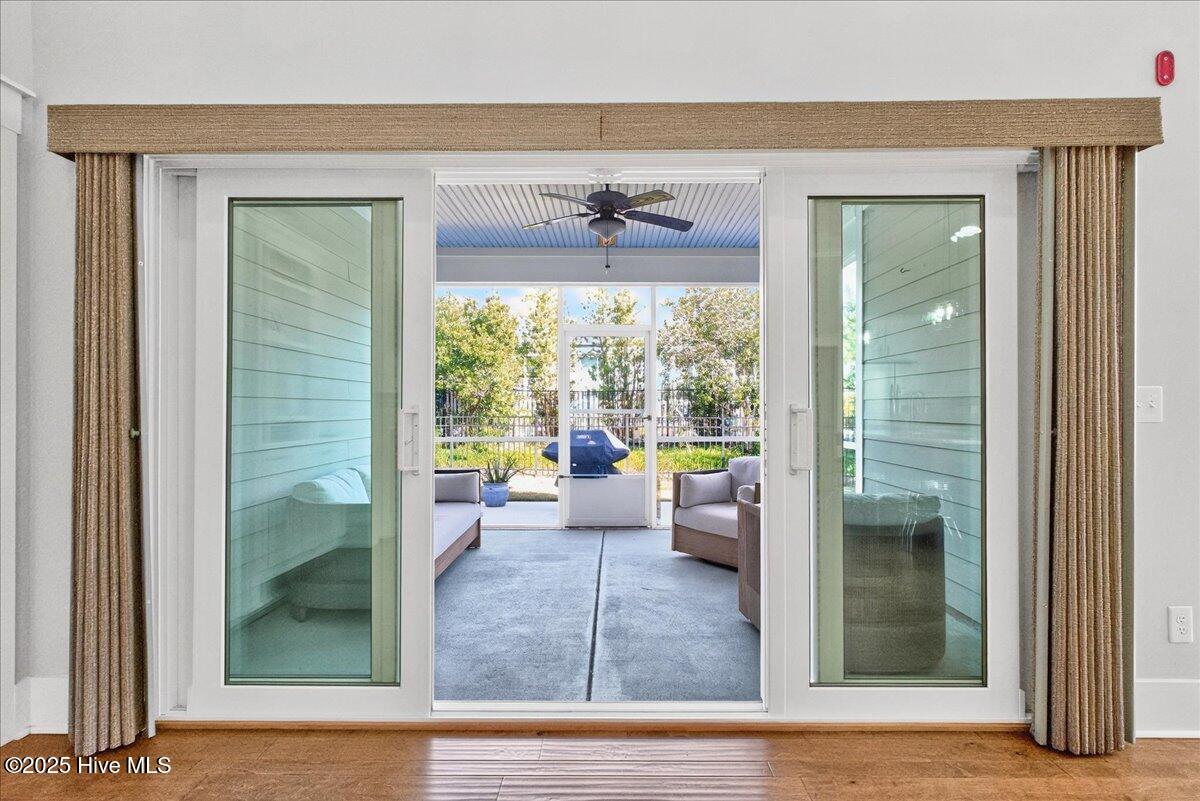 100541370 | Photo 37