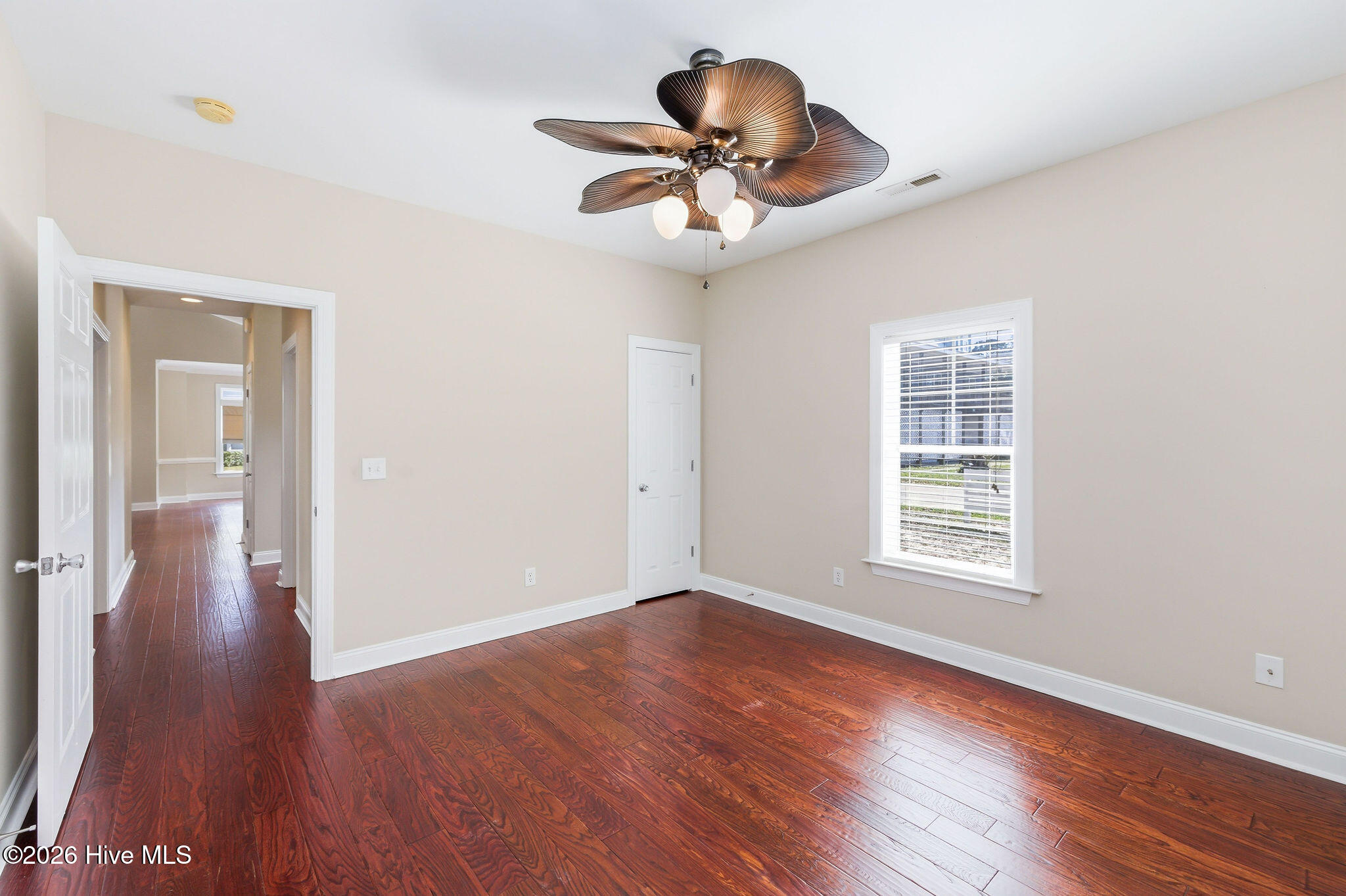 100559674 | Photo 22