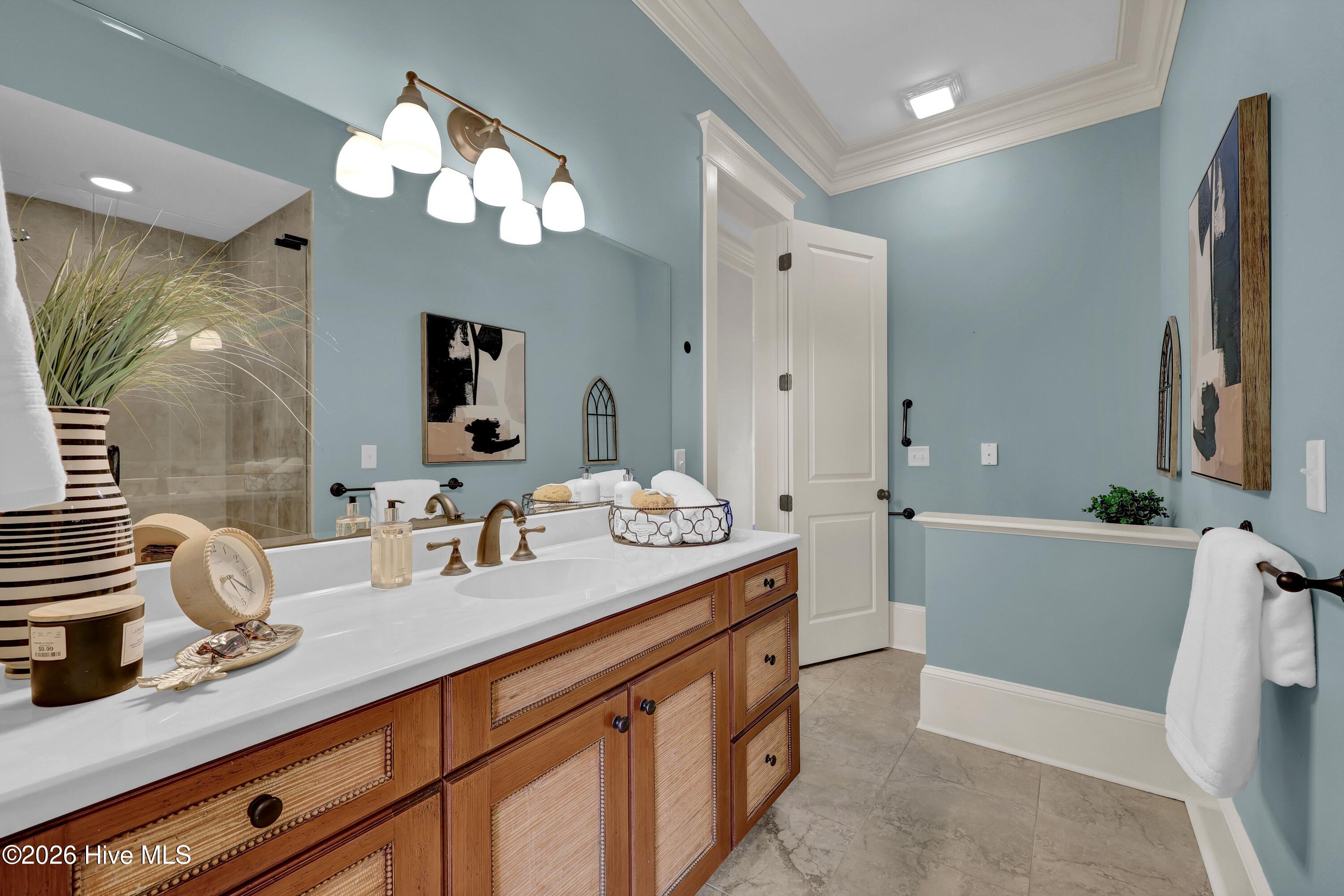 100569484 | Photo 49