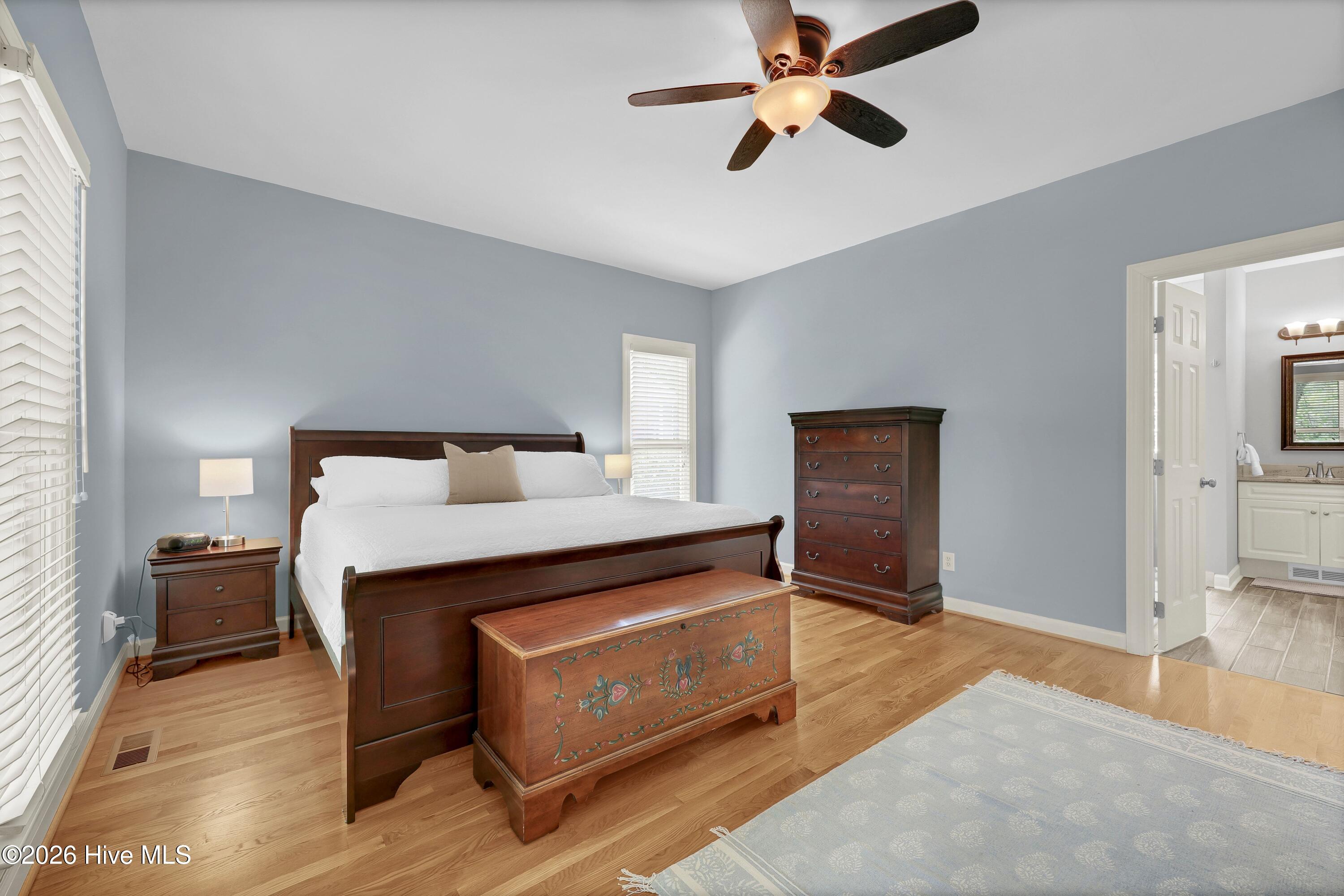 100566013 | Photo 21