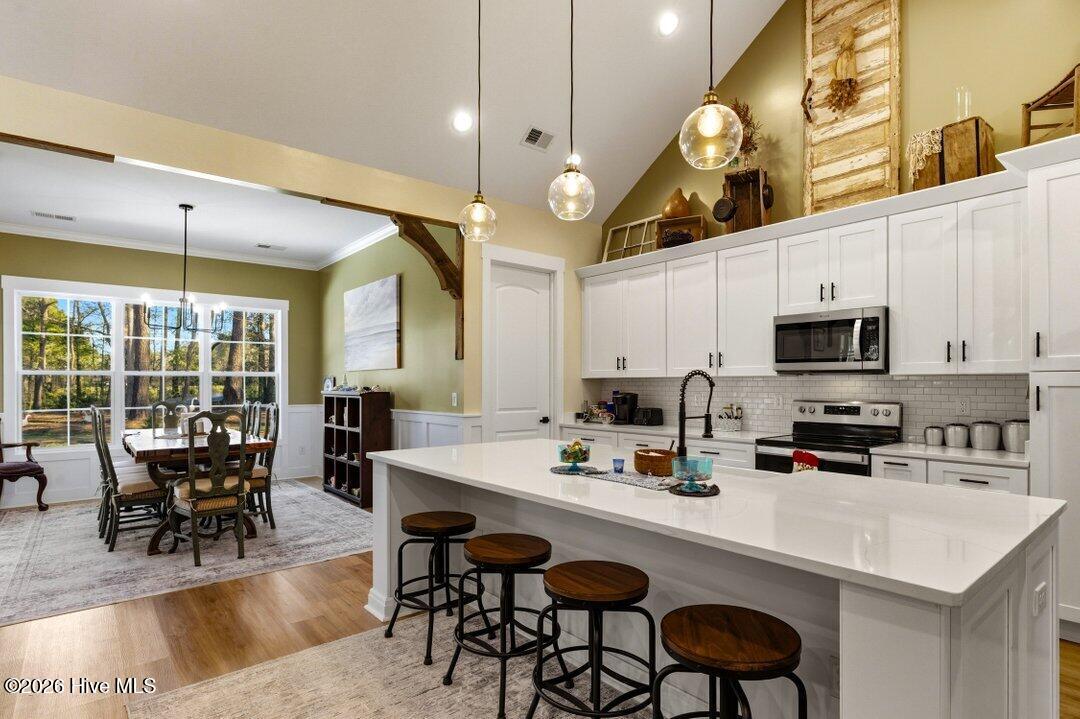 100560083 | Photo 18