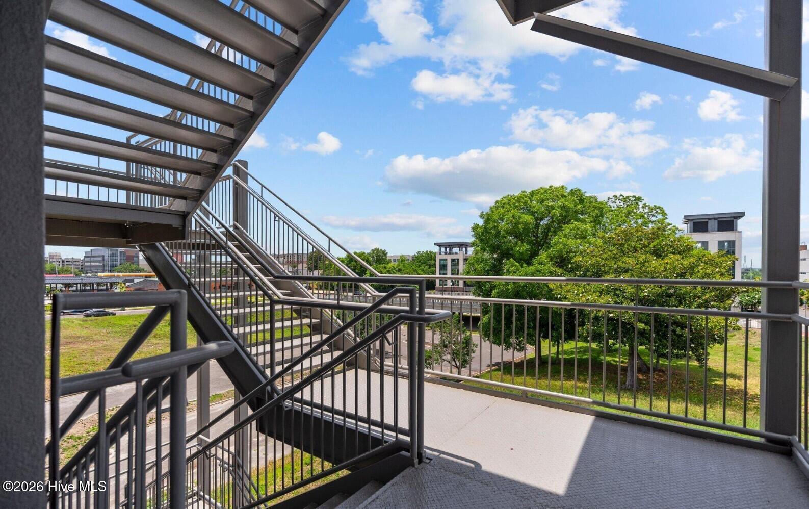 100559977 | Photo 26