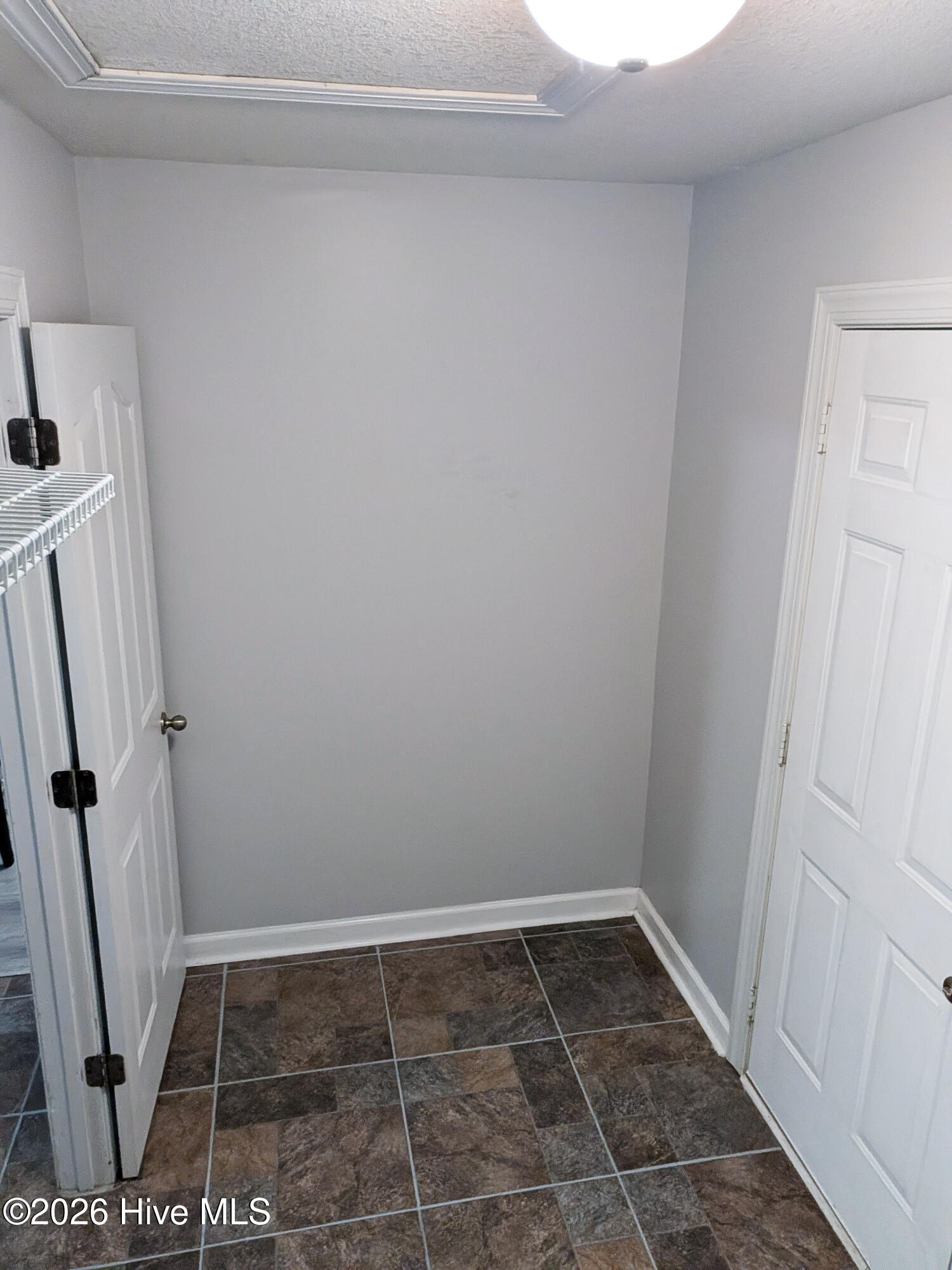 100564734 | Photo 52