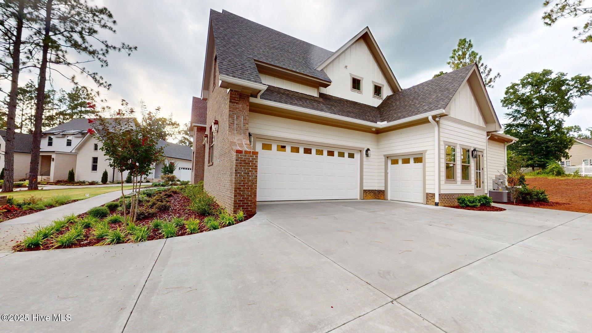 320-Sloan-Lane-08042025_170001