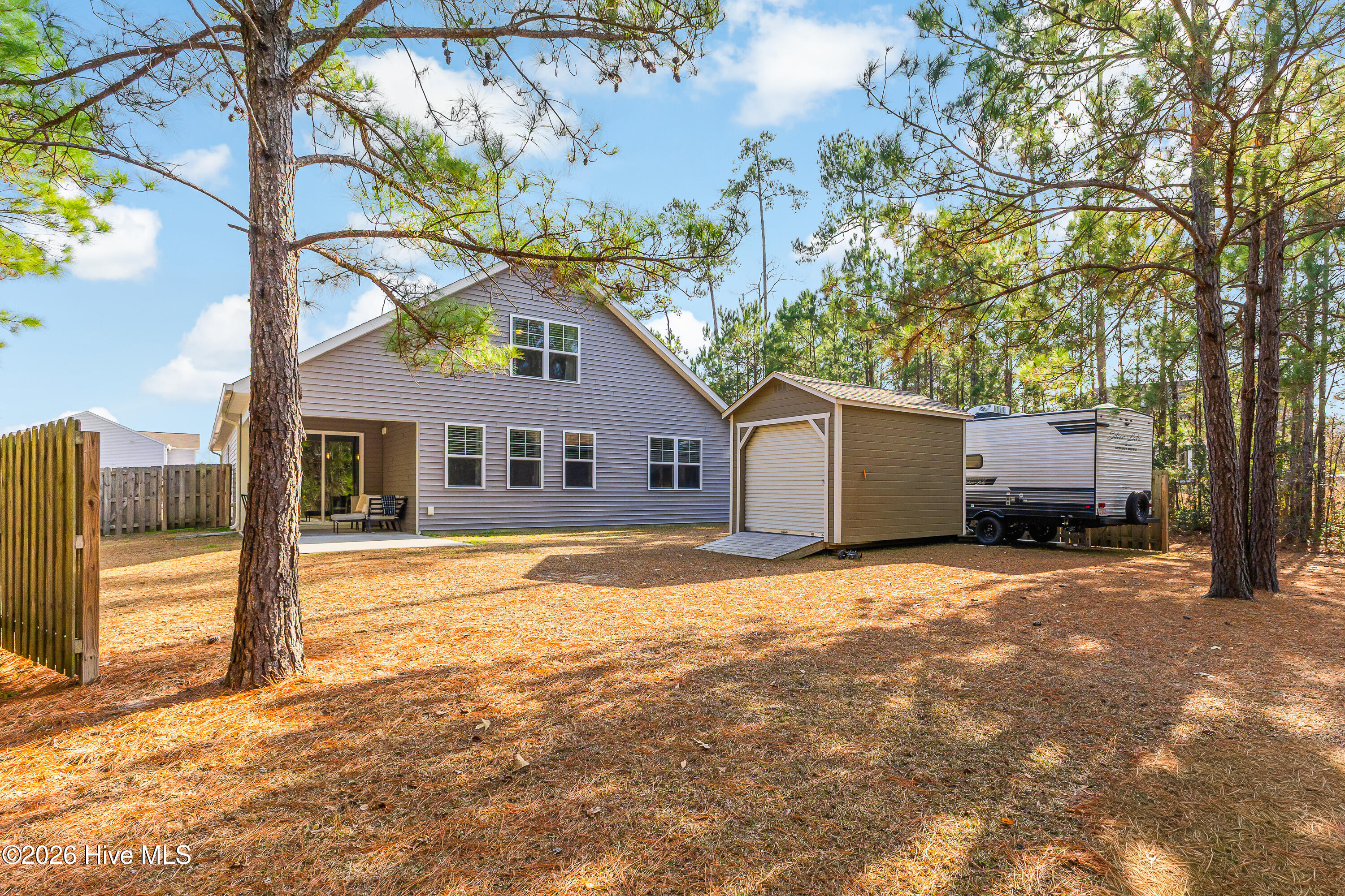 100549305 | Photo 41