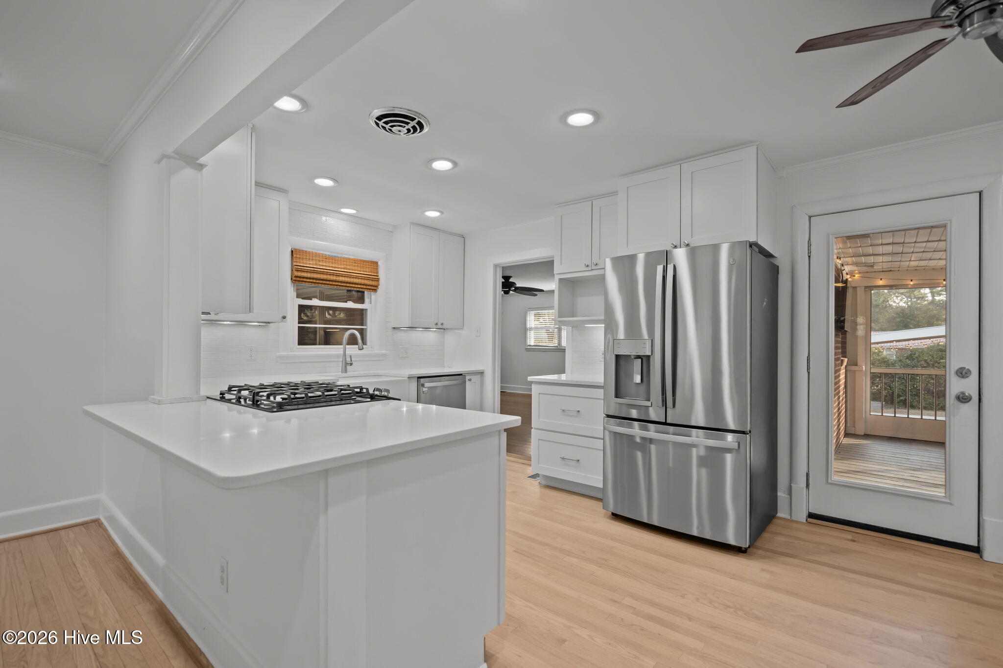 100548221 | Photo 10