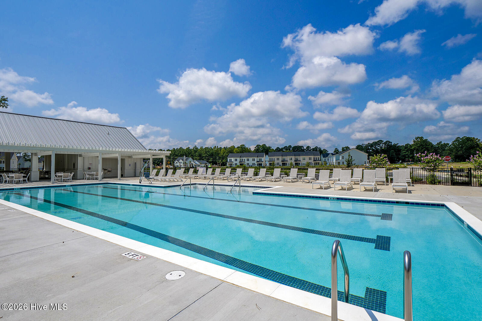 100550675 | Photo 41