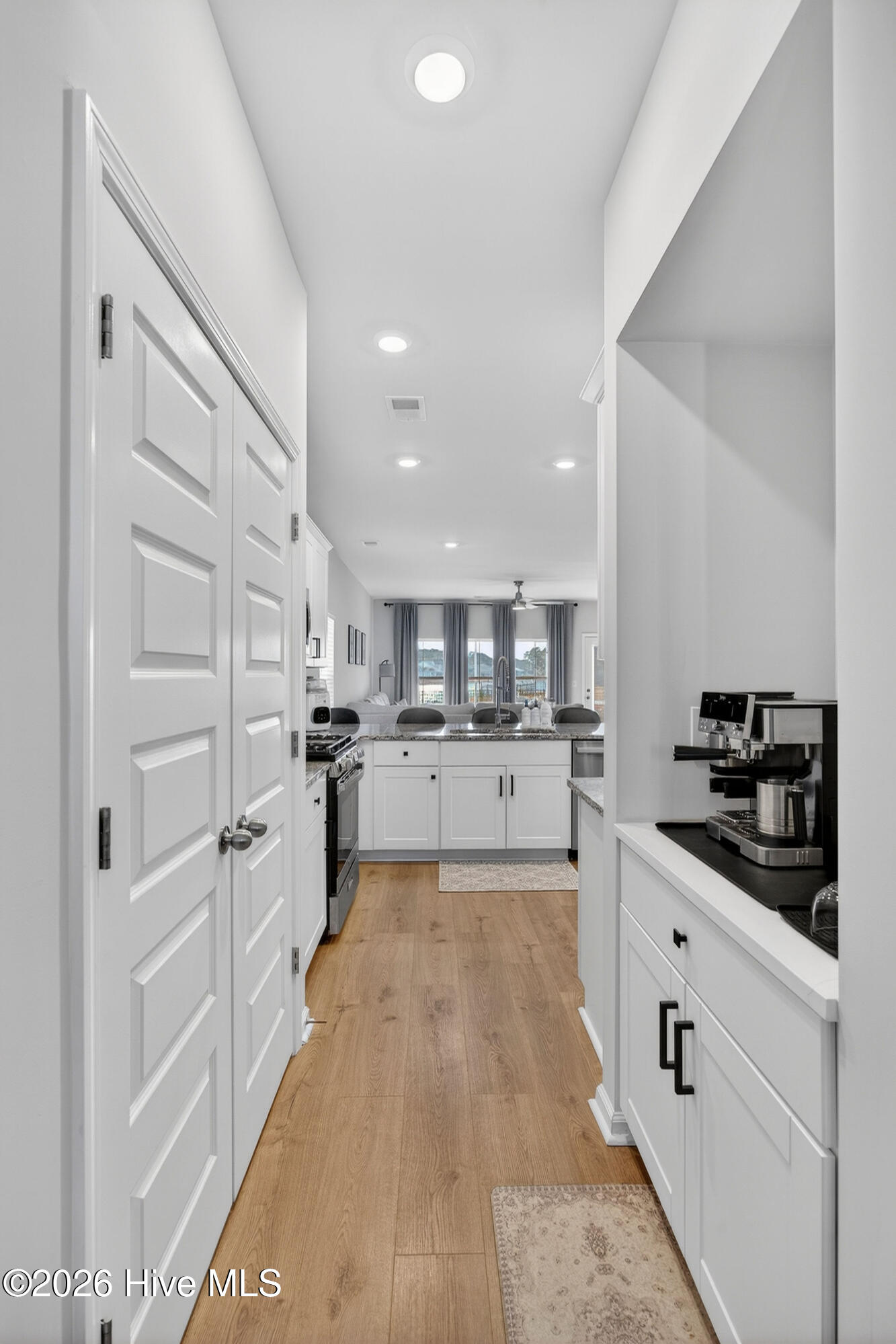 100550096 | Photo 14