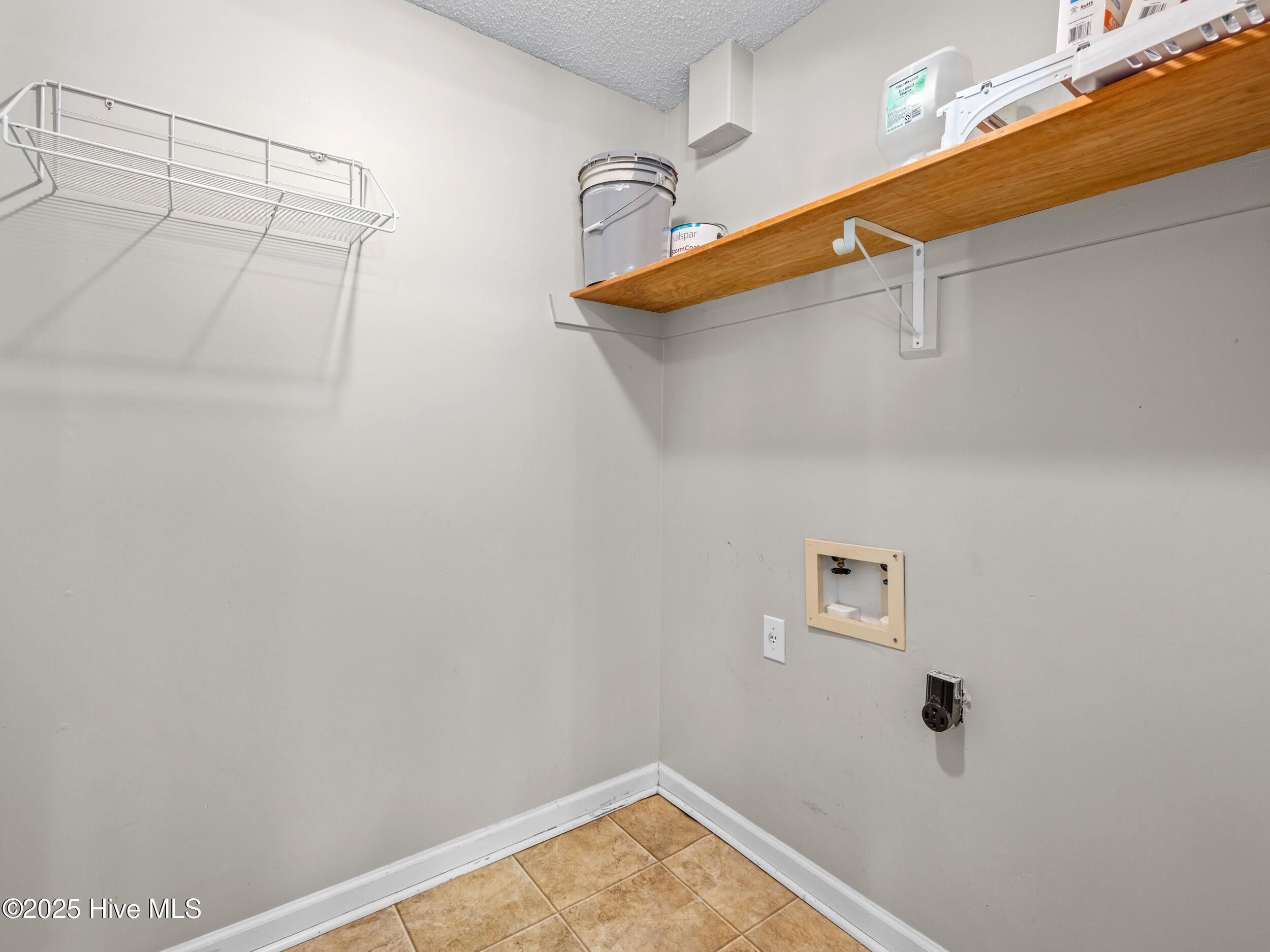 100554828 | Photo 25