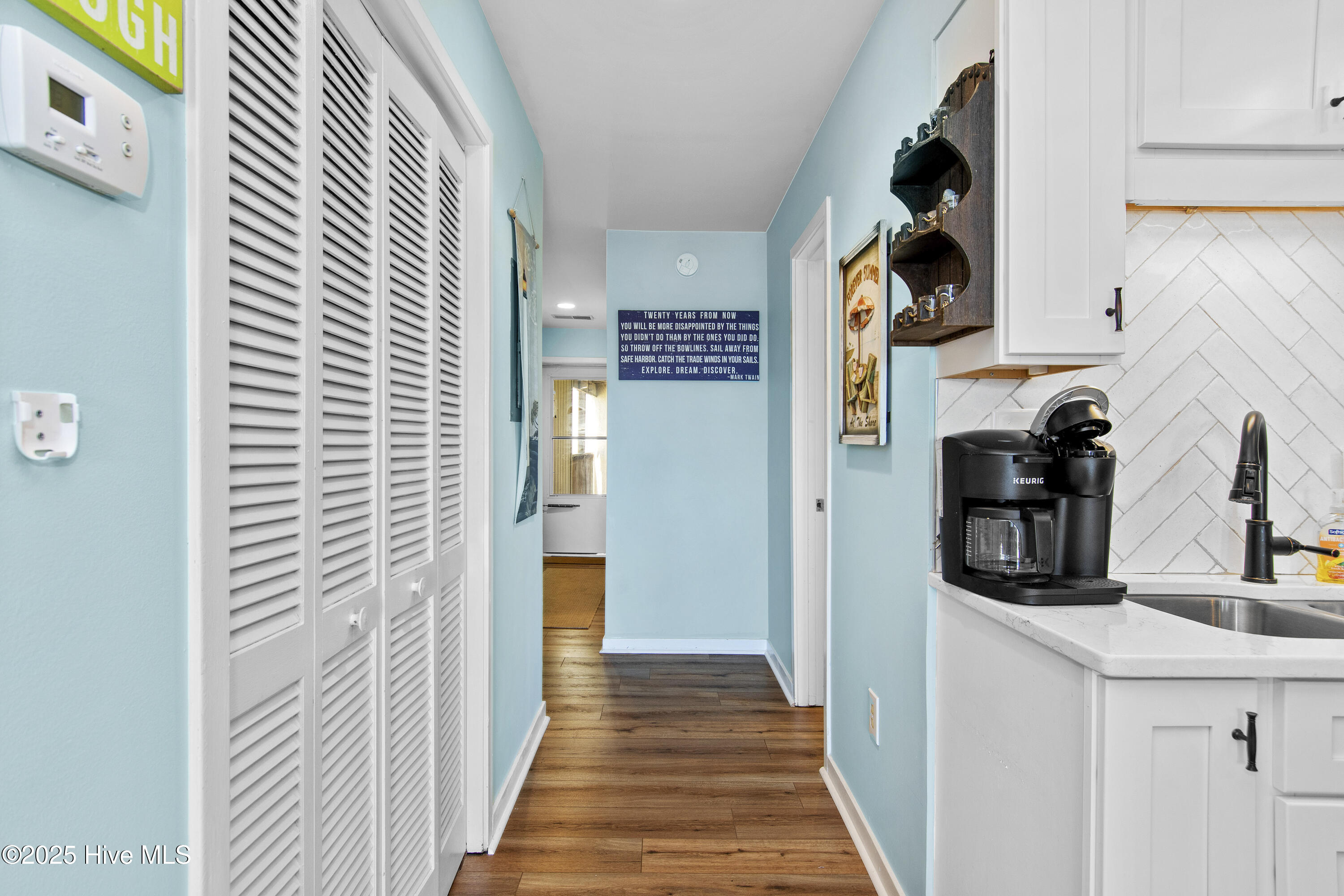 100519388 | Photo 16