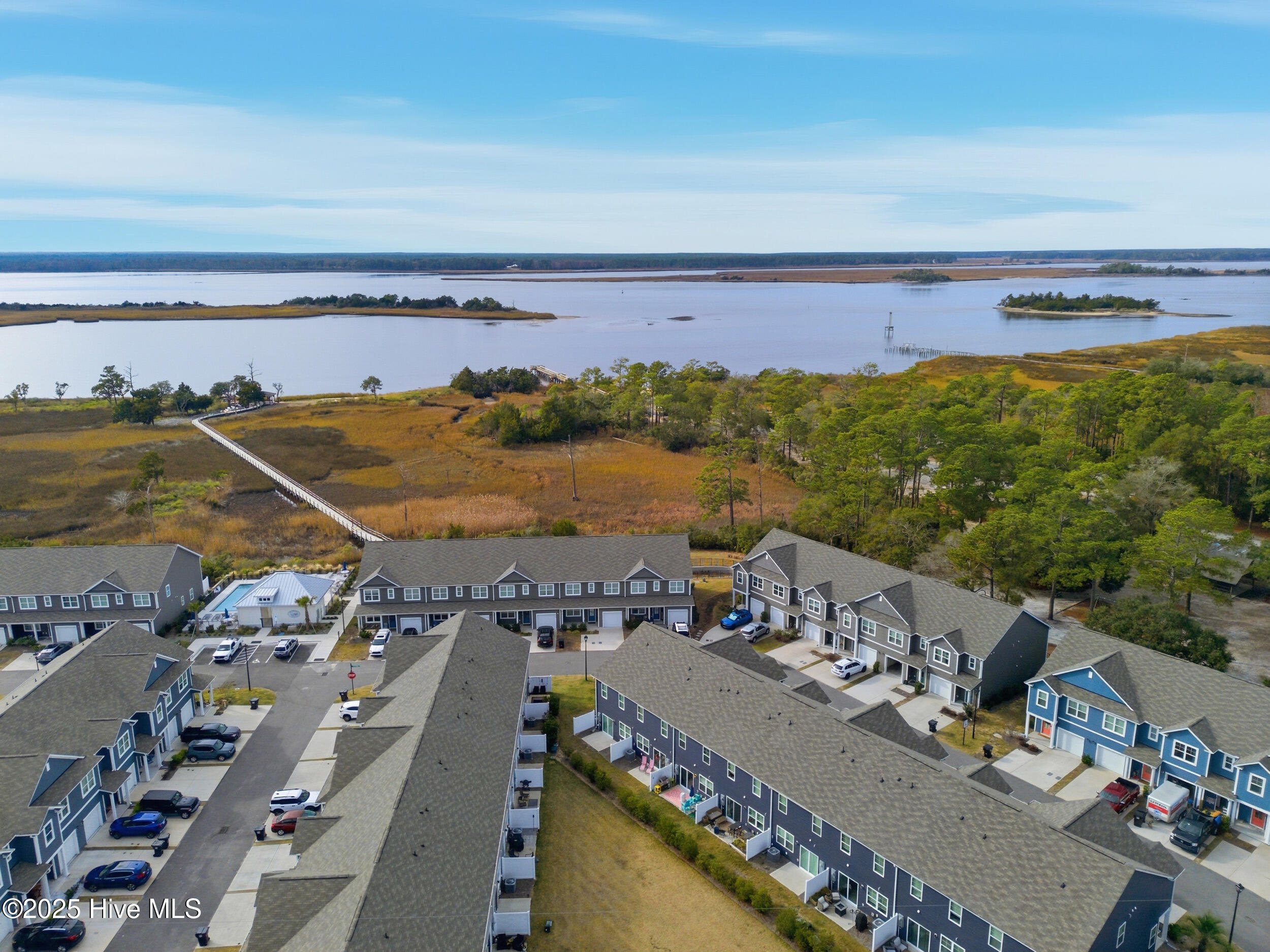 100544145 | Photo 34