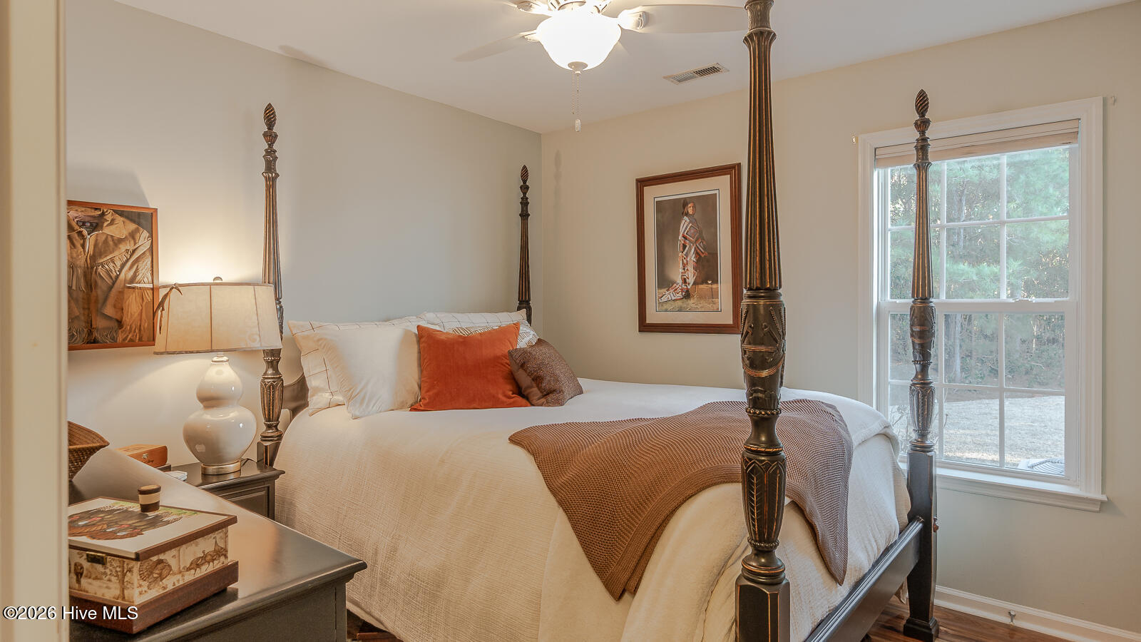 100558017 | Photo 30