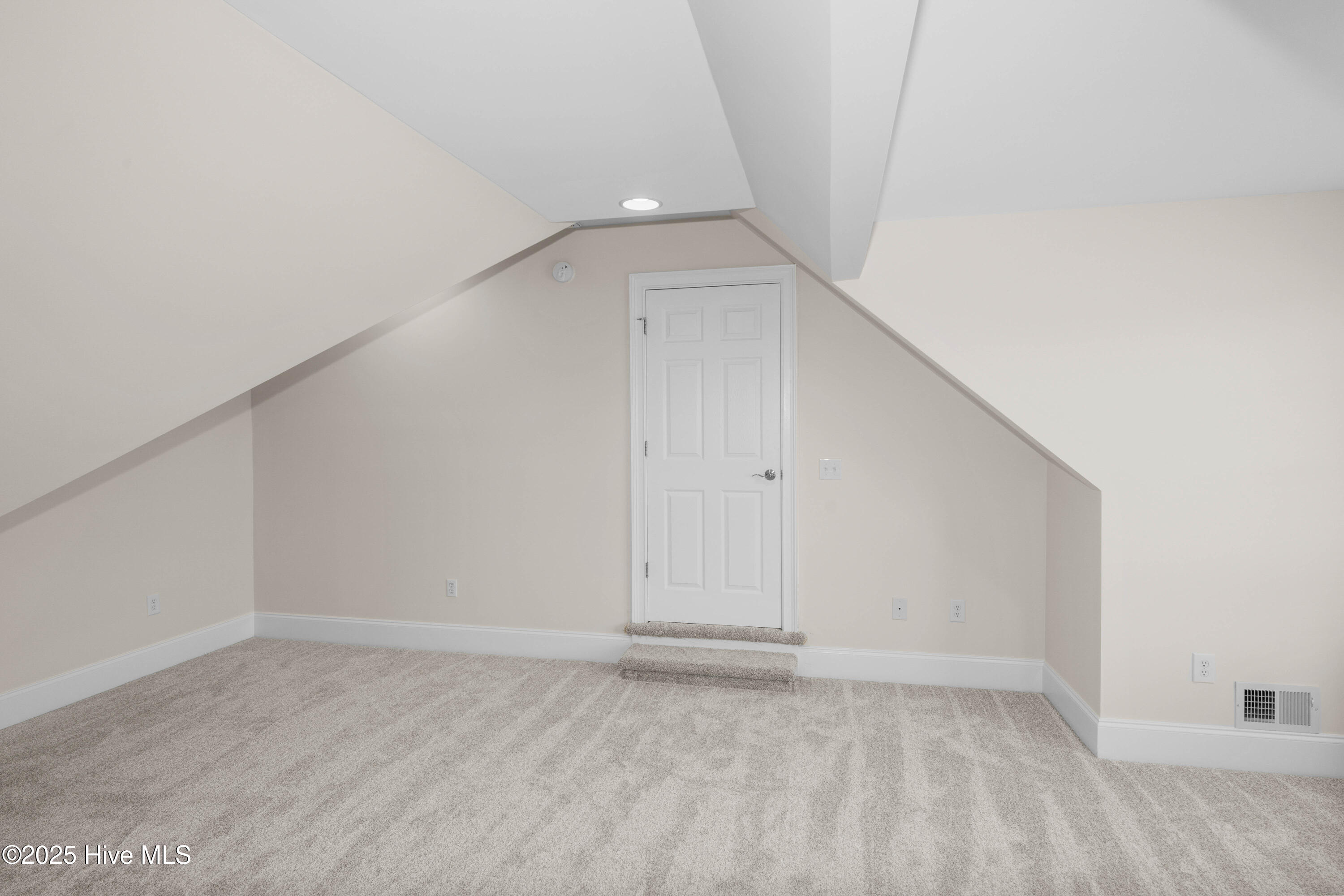 100537525 | Photo 45