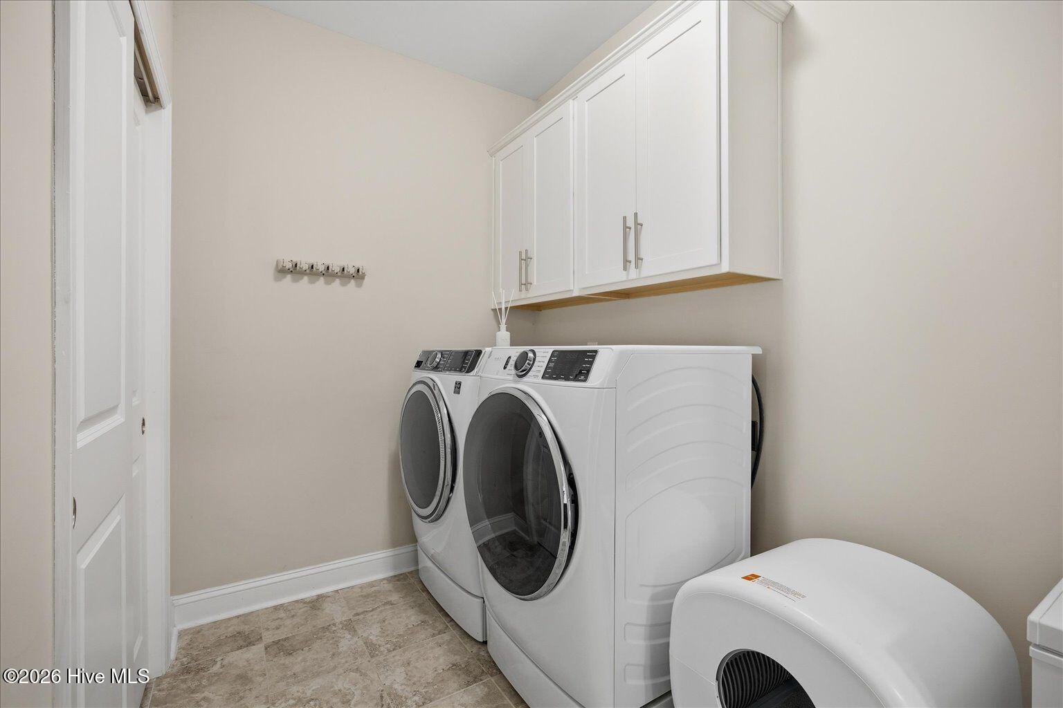 100564841 | Photo 38