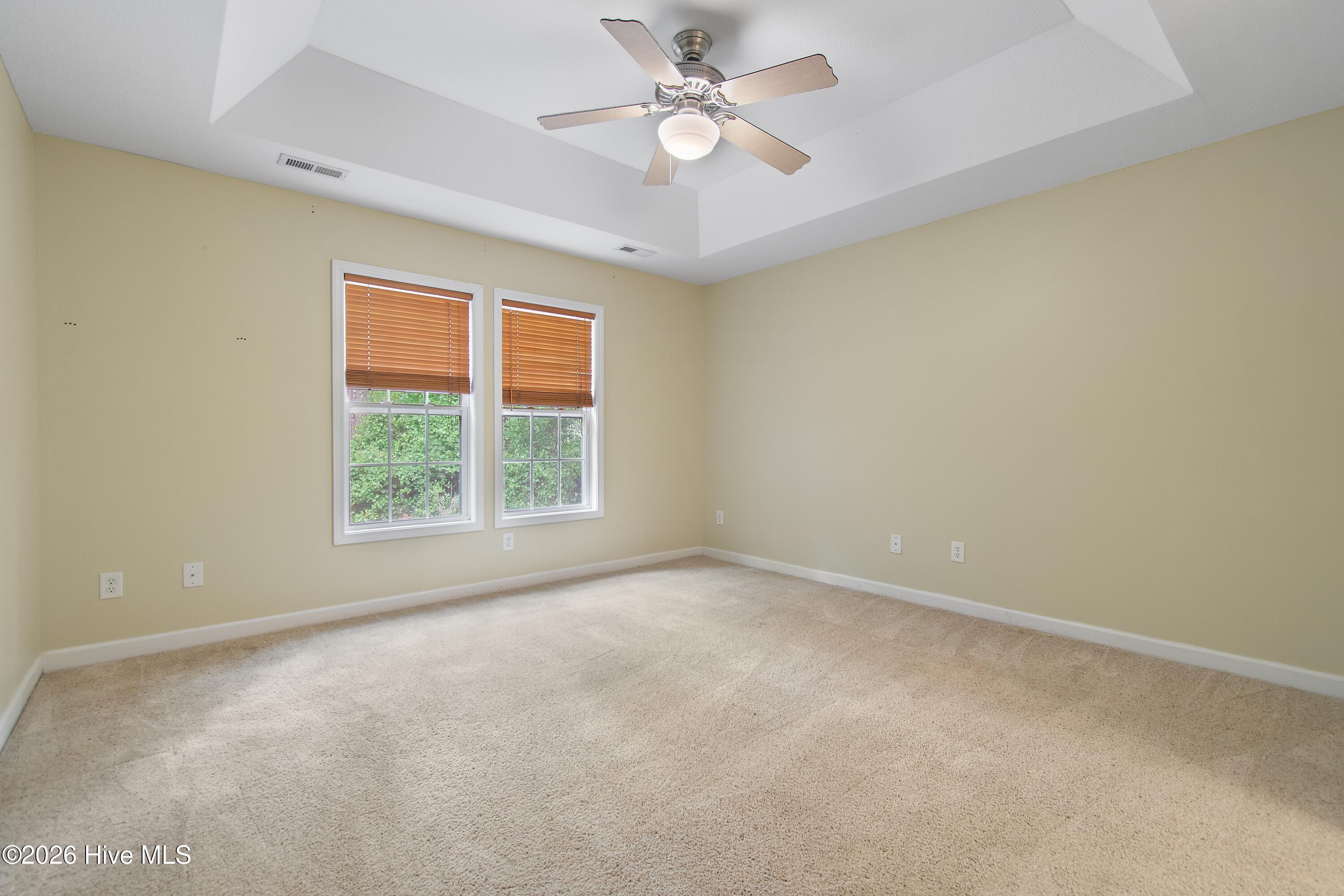 100570075 | Photo 19