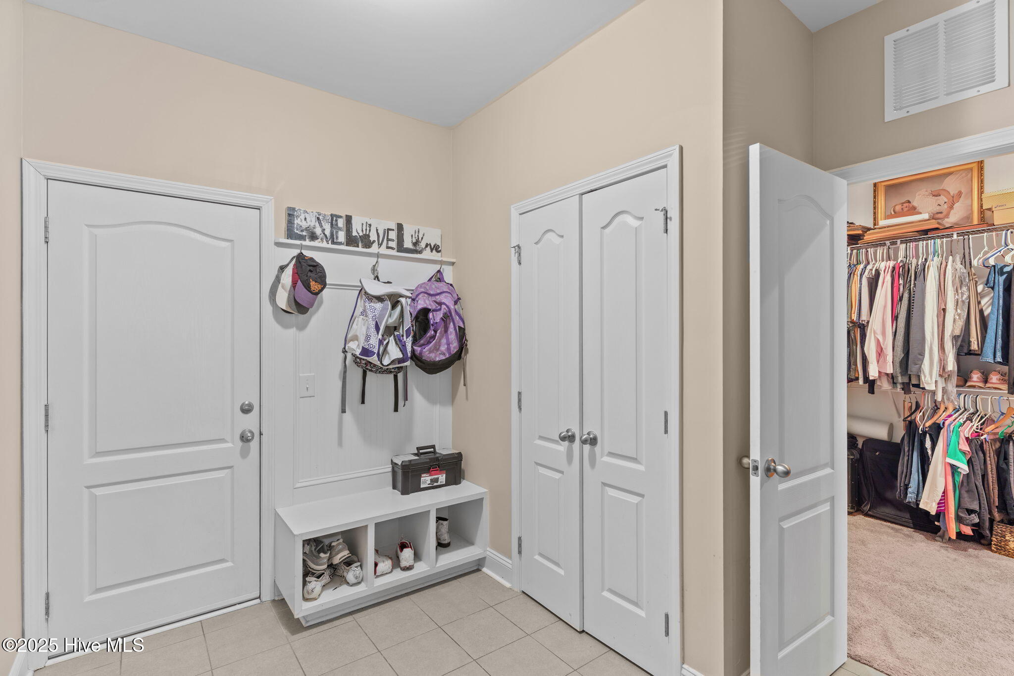 100542134 | Photo 24