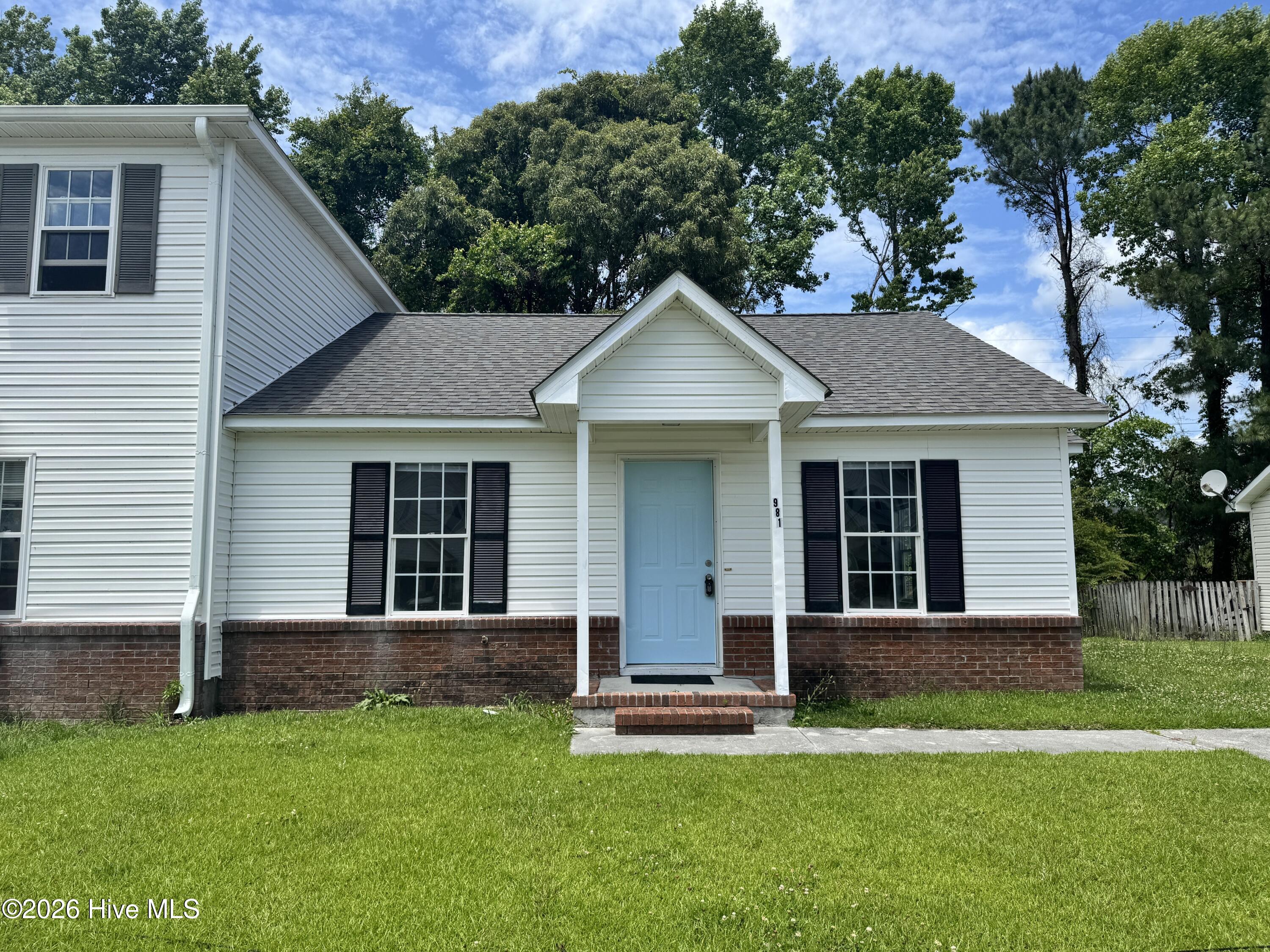 981 W Pueblo Drive, Jacksonville, NC 28546 Listing Photo  1