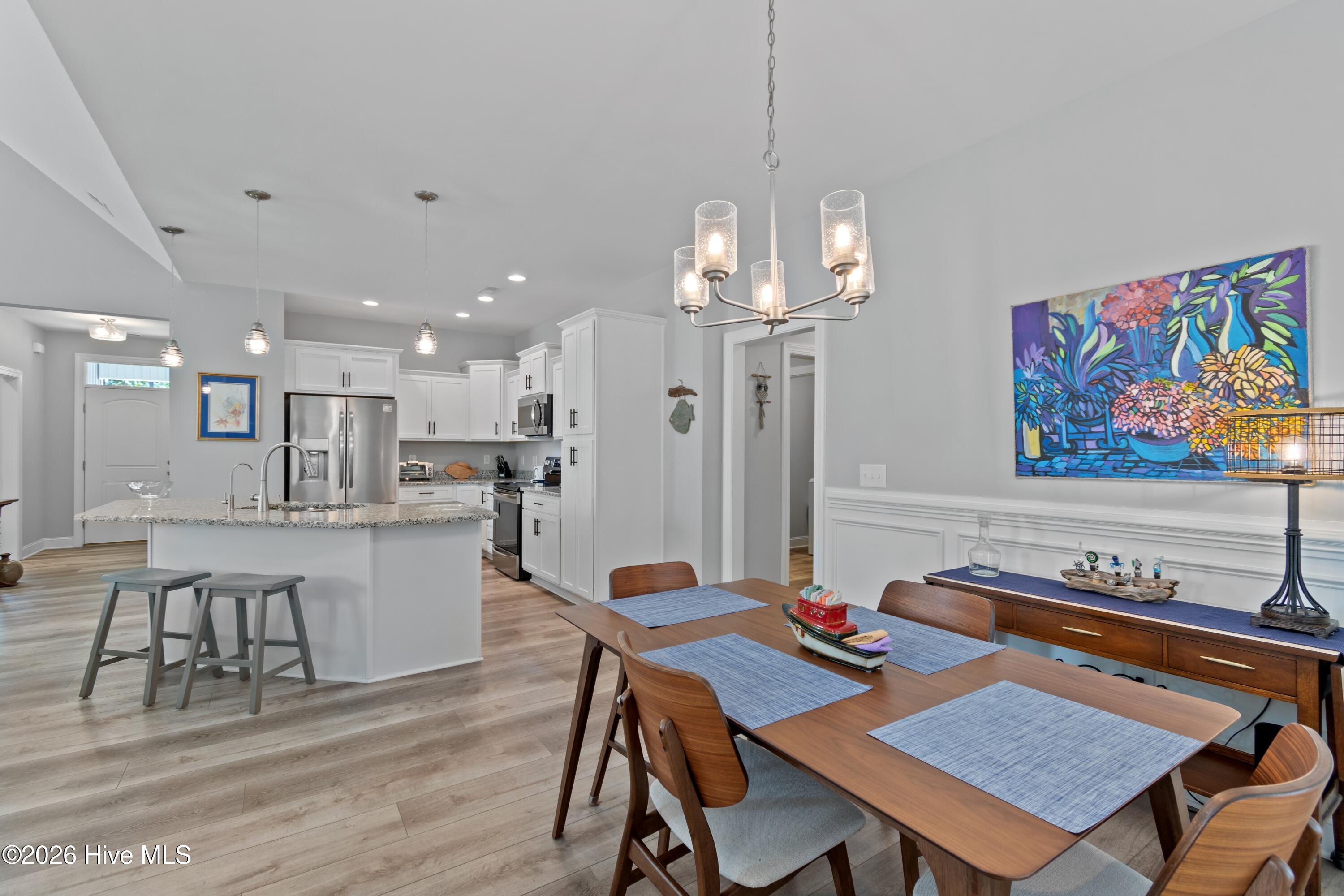 100568051 | Photo 11