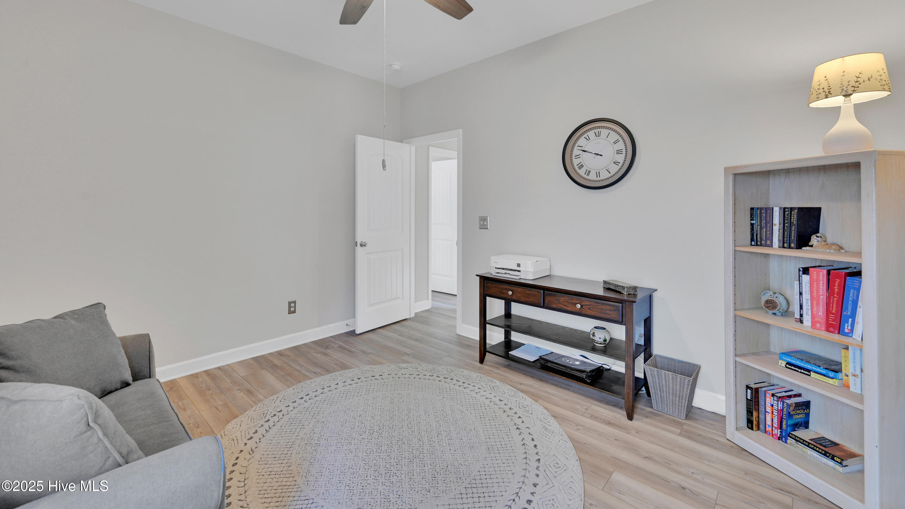 100542865 | Photo 10