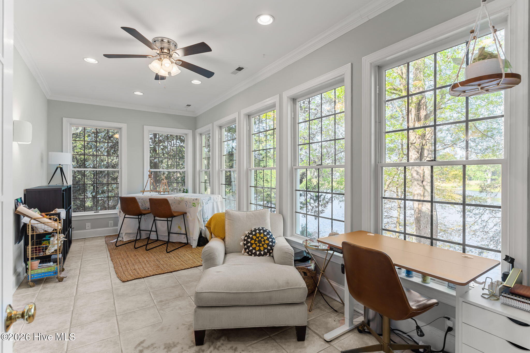 100556874 | Photo 30