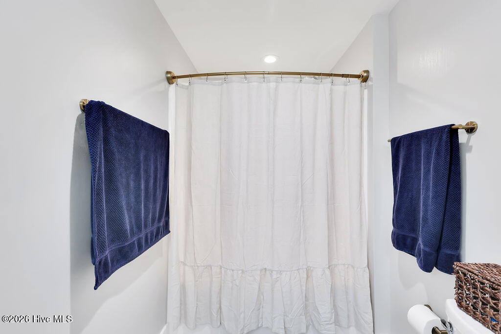 100549574 | Photo 14