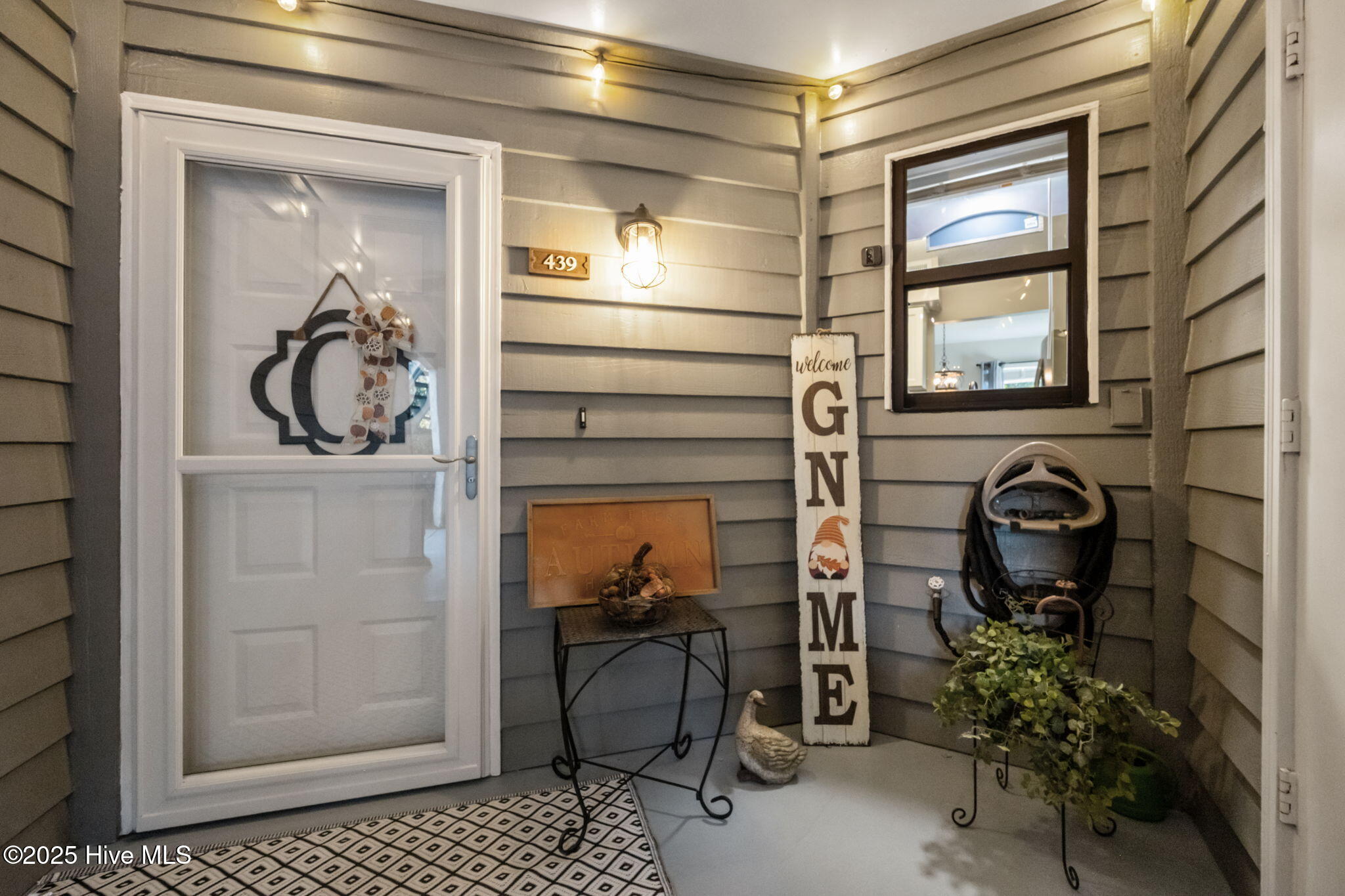 100537179 | Photo 57