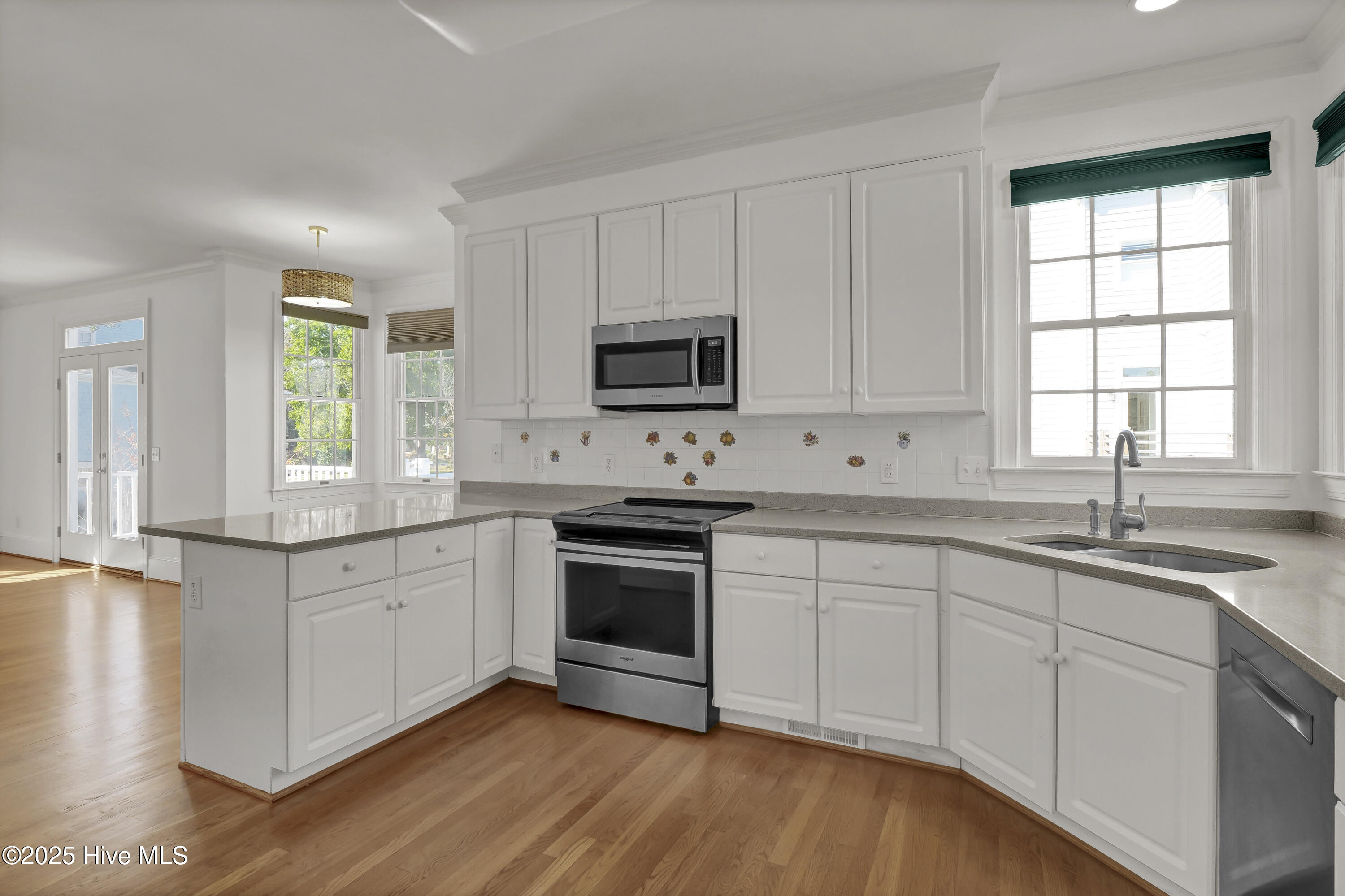 100540971 | Photo 20