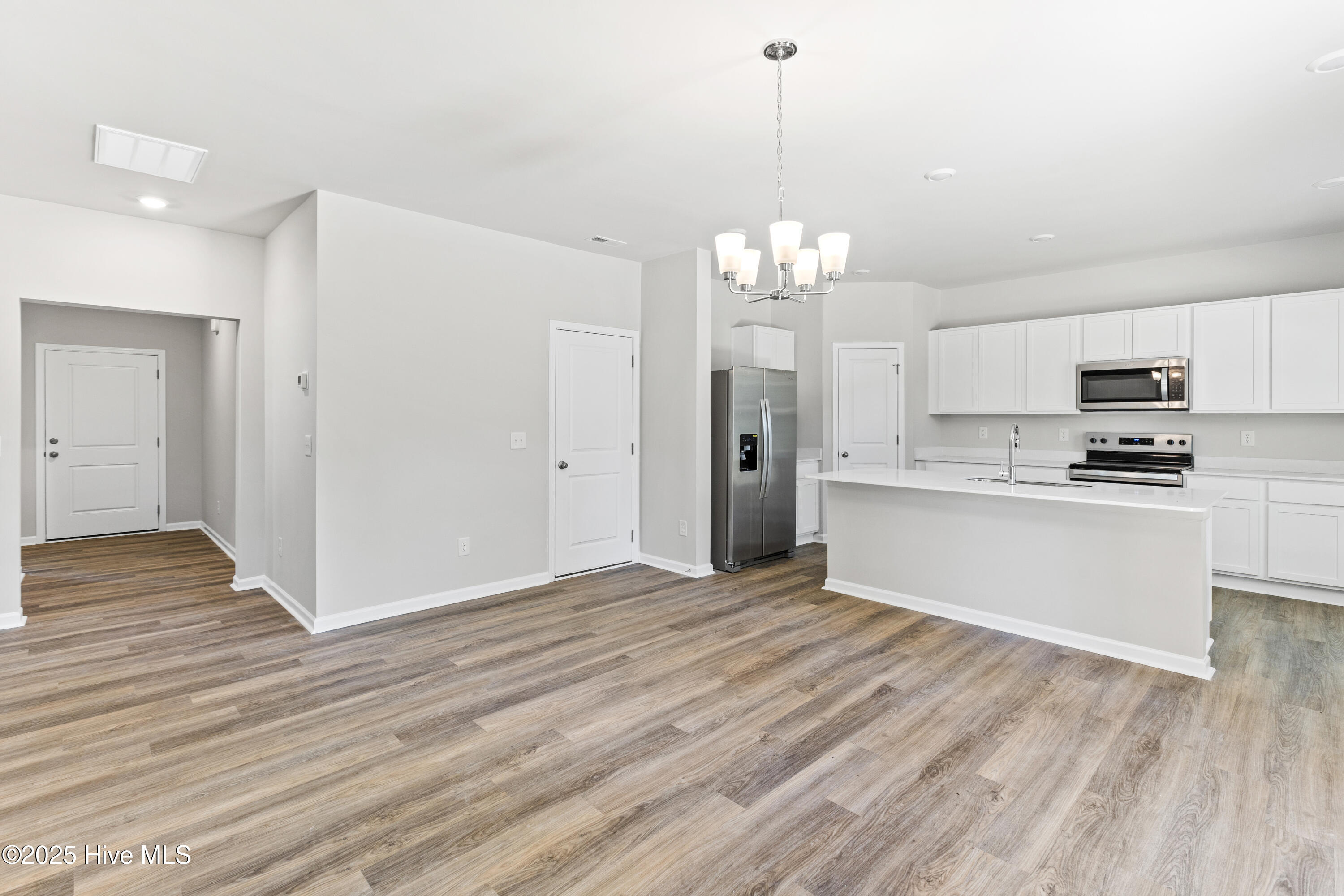 100538604 | Photo 11