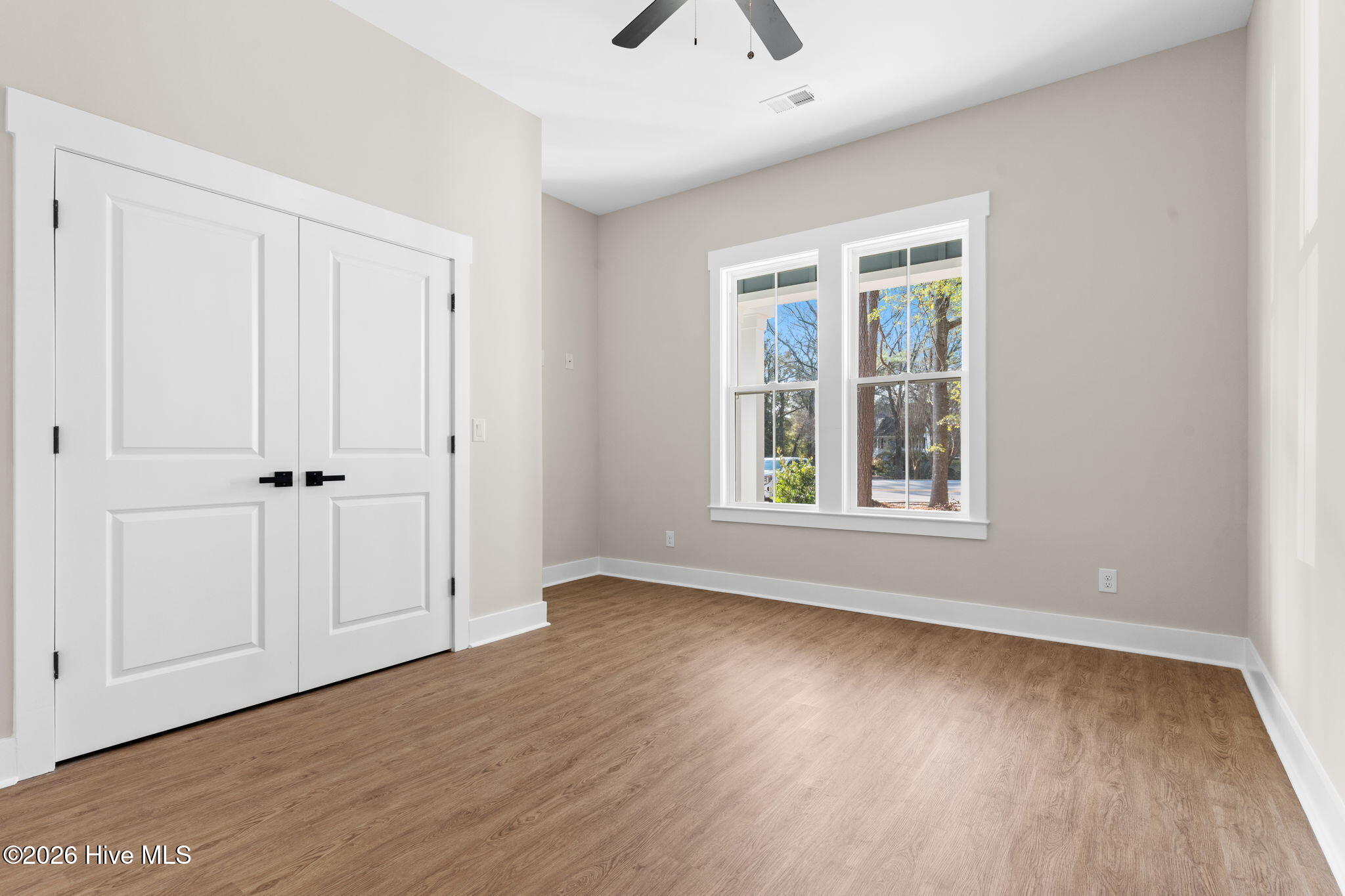 100558112 | Photo 42