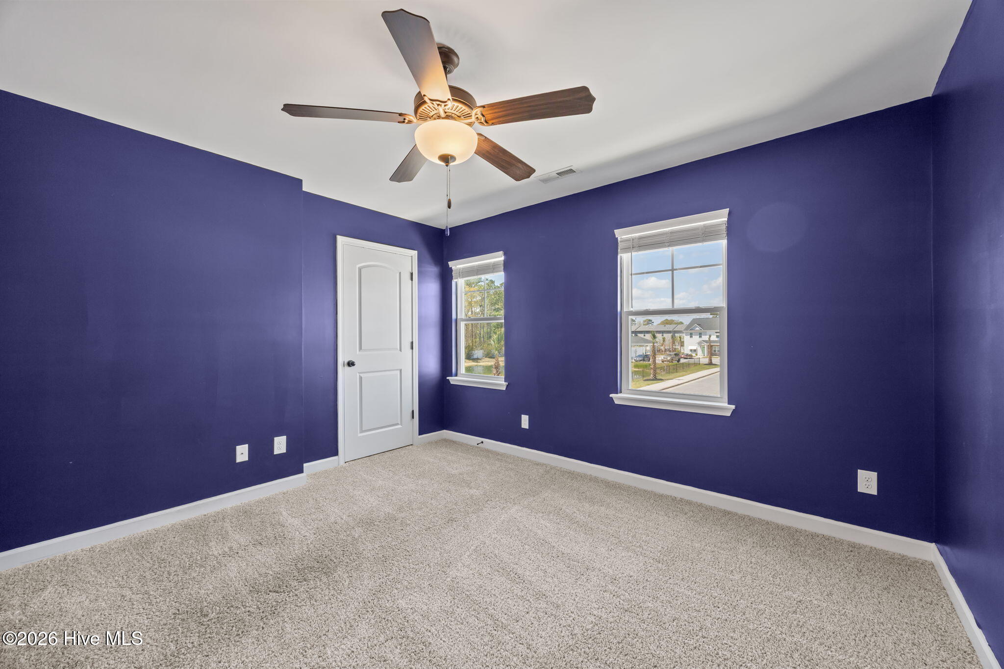 100561063 | Photo 18