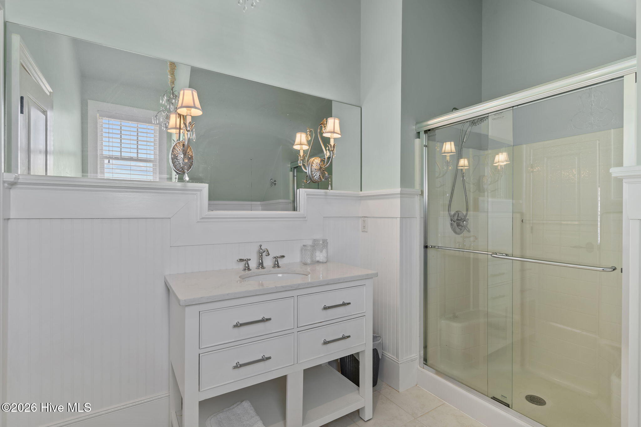 100561575 | Photo 51