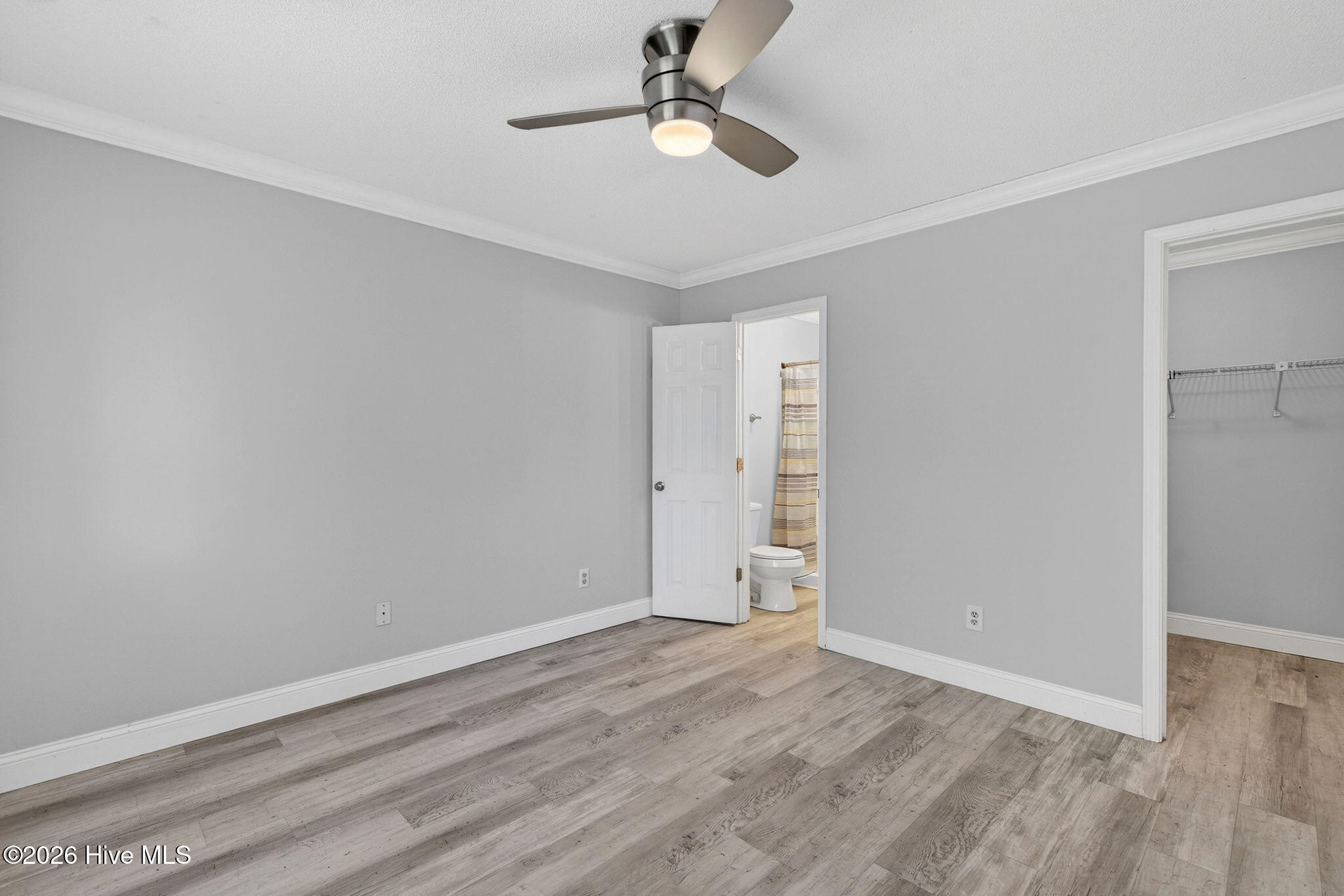 100569384 | Photo 14