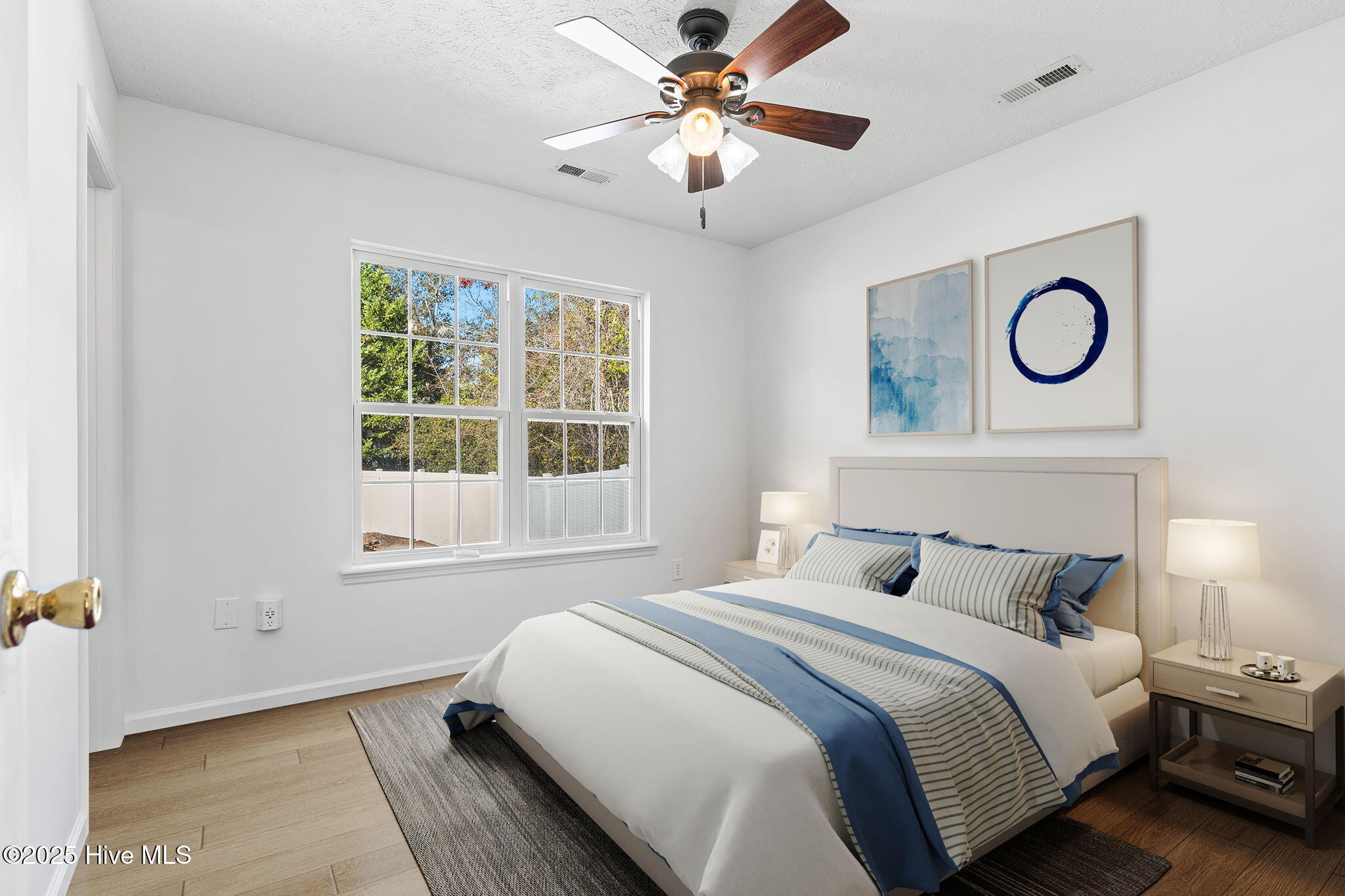 100545371 | Photo 16