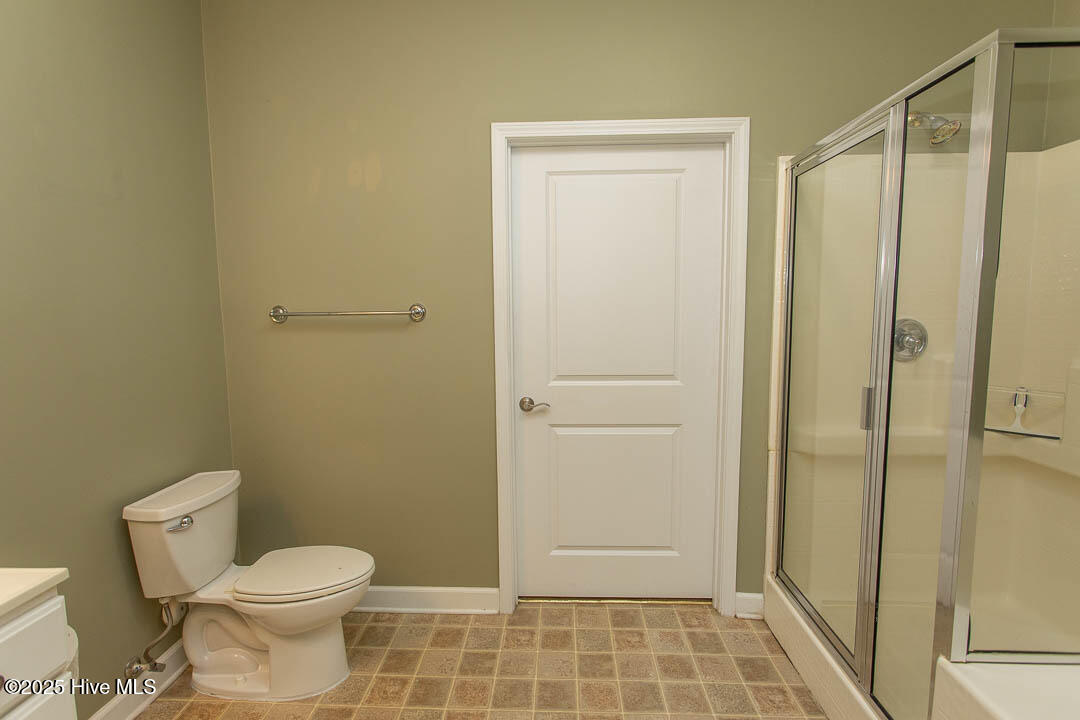 100532415 | Photo 29