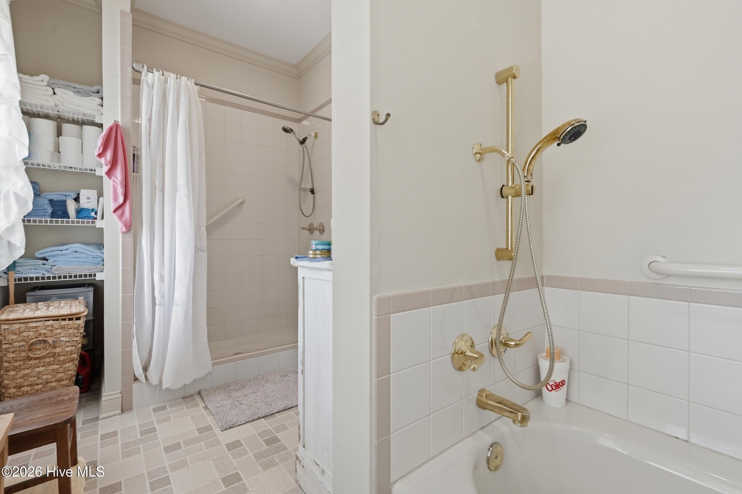 100561994 | Photo 39