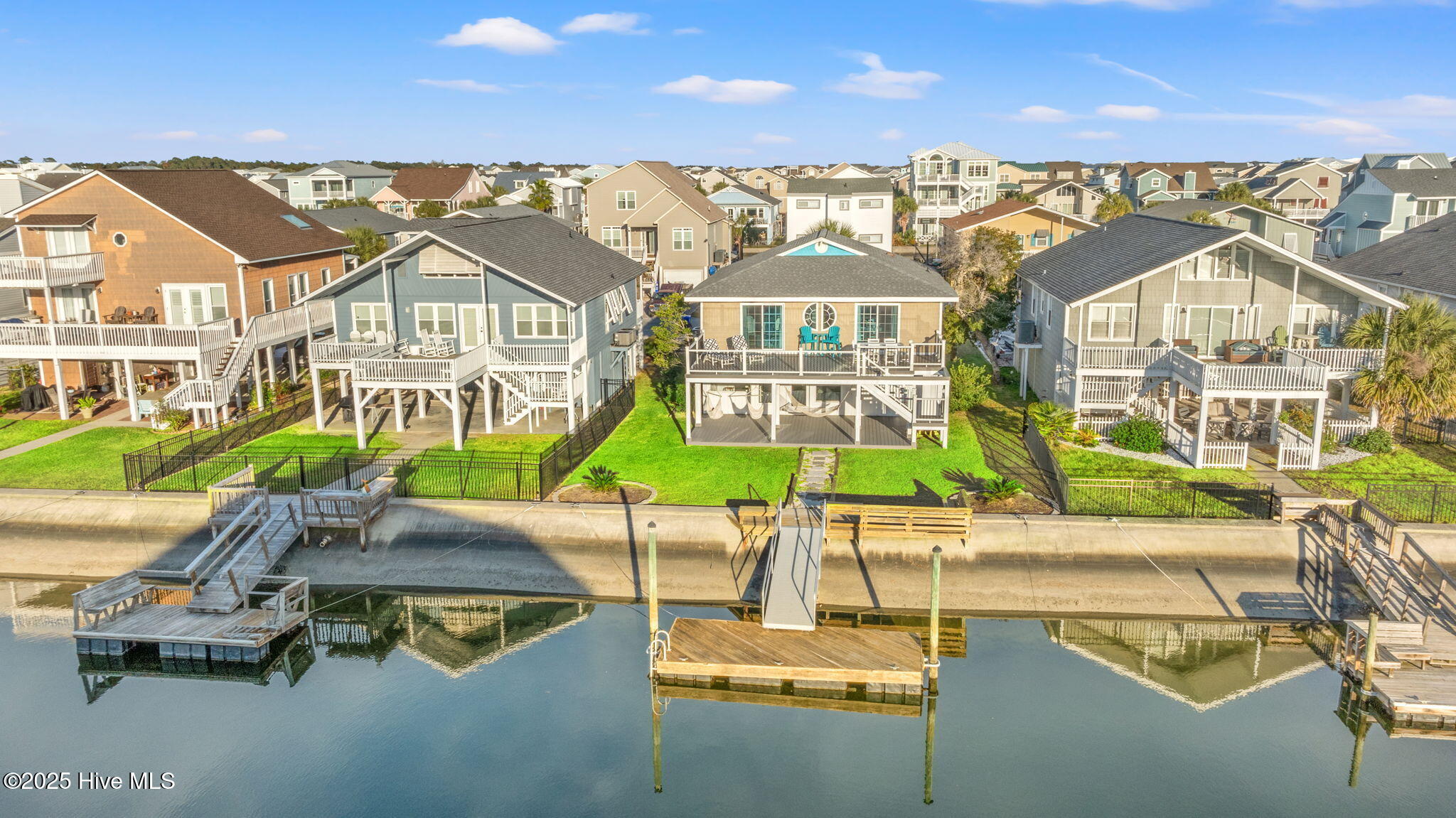 100542340 | Photo 39